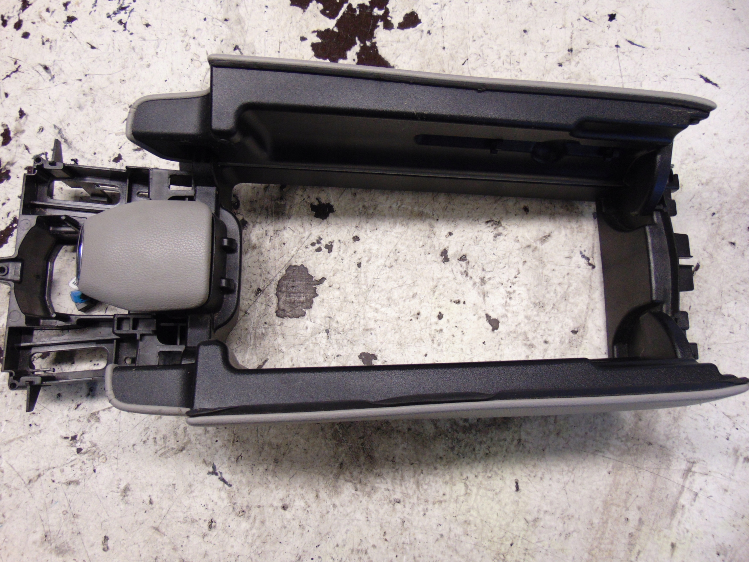 подлокотник MERCEDES e класс W212 европа