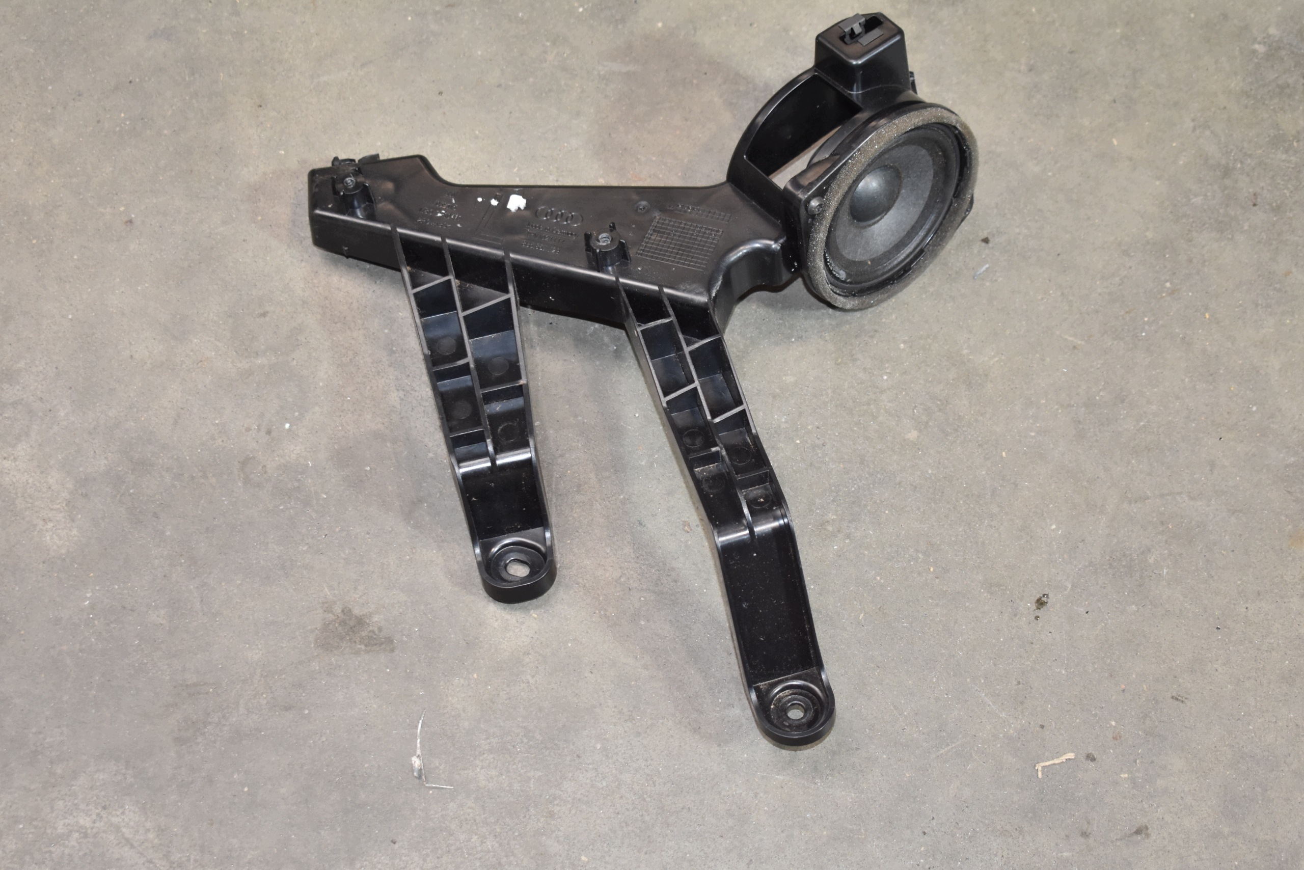 Support plaque Console Gauche + Haut parleur AUDI A5 B10 1