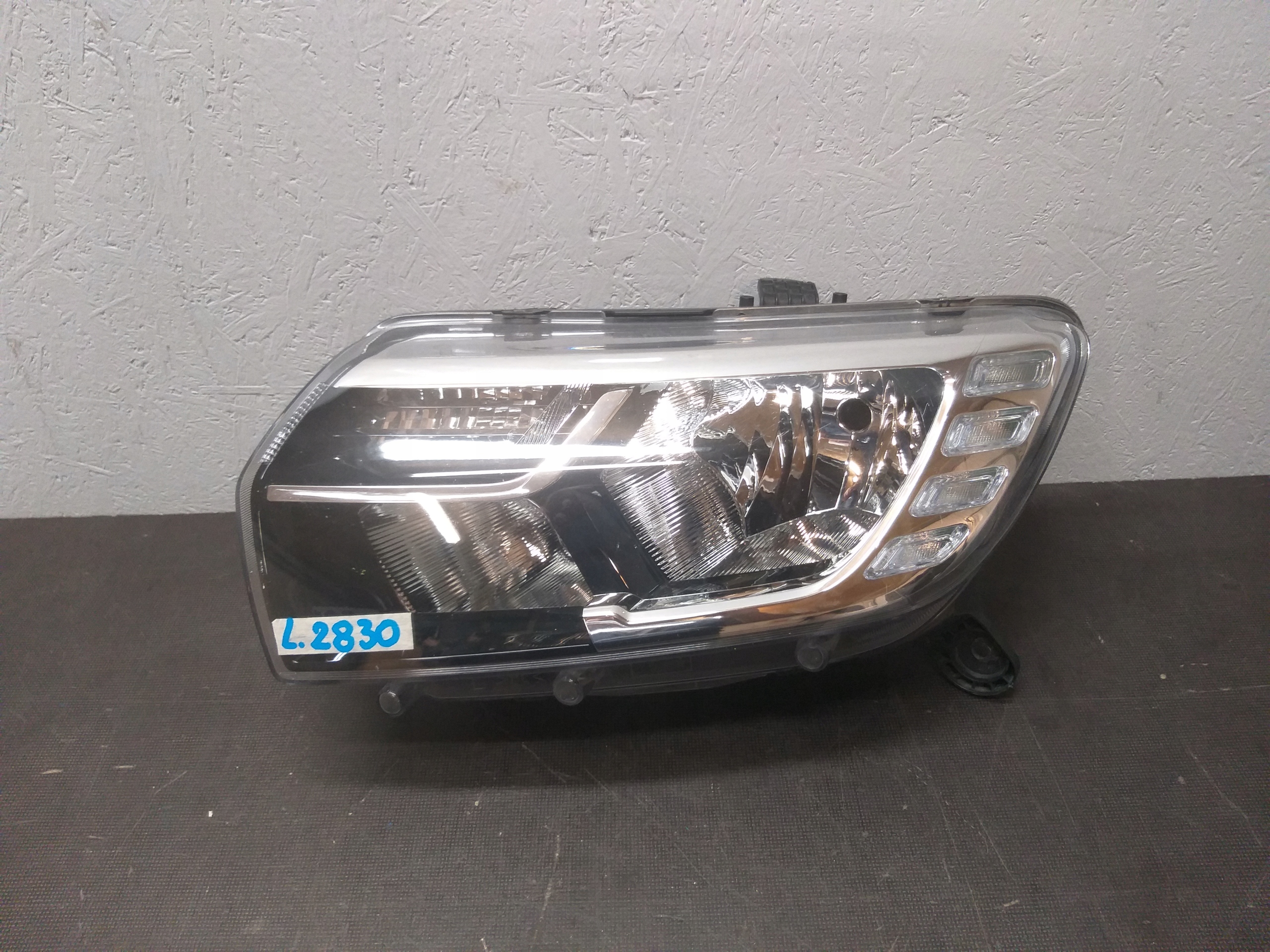 light front left DACIA SANDERO II 2 LIFT LED 260605665R
