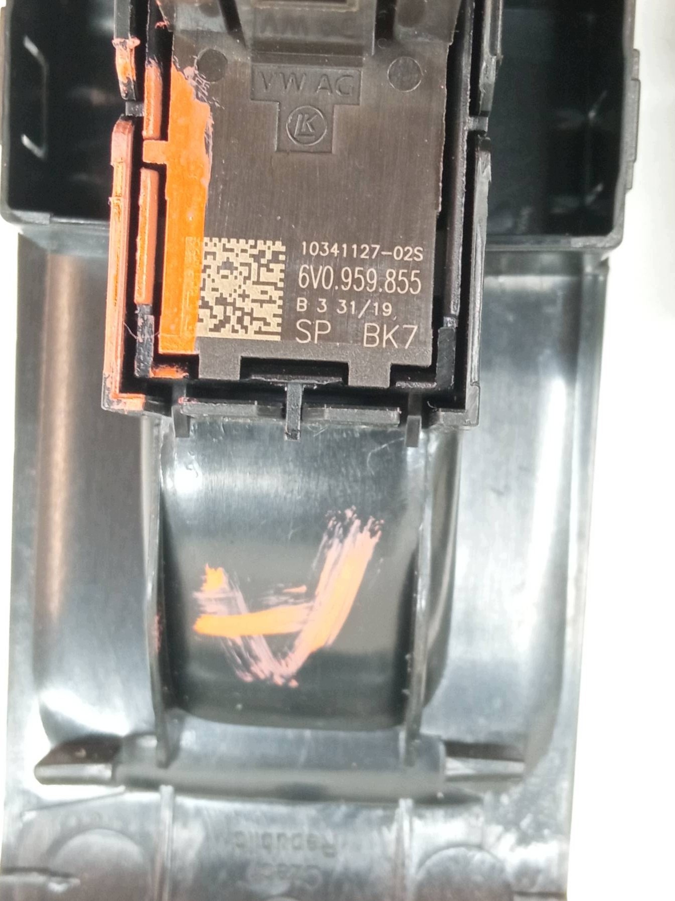 window control switch front left right E0959858A Skoda Fabia III (2014- )