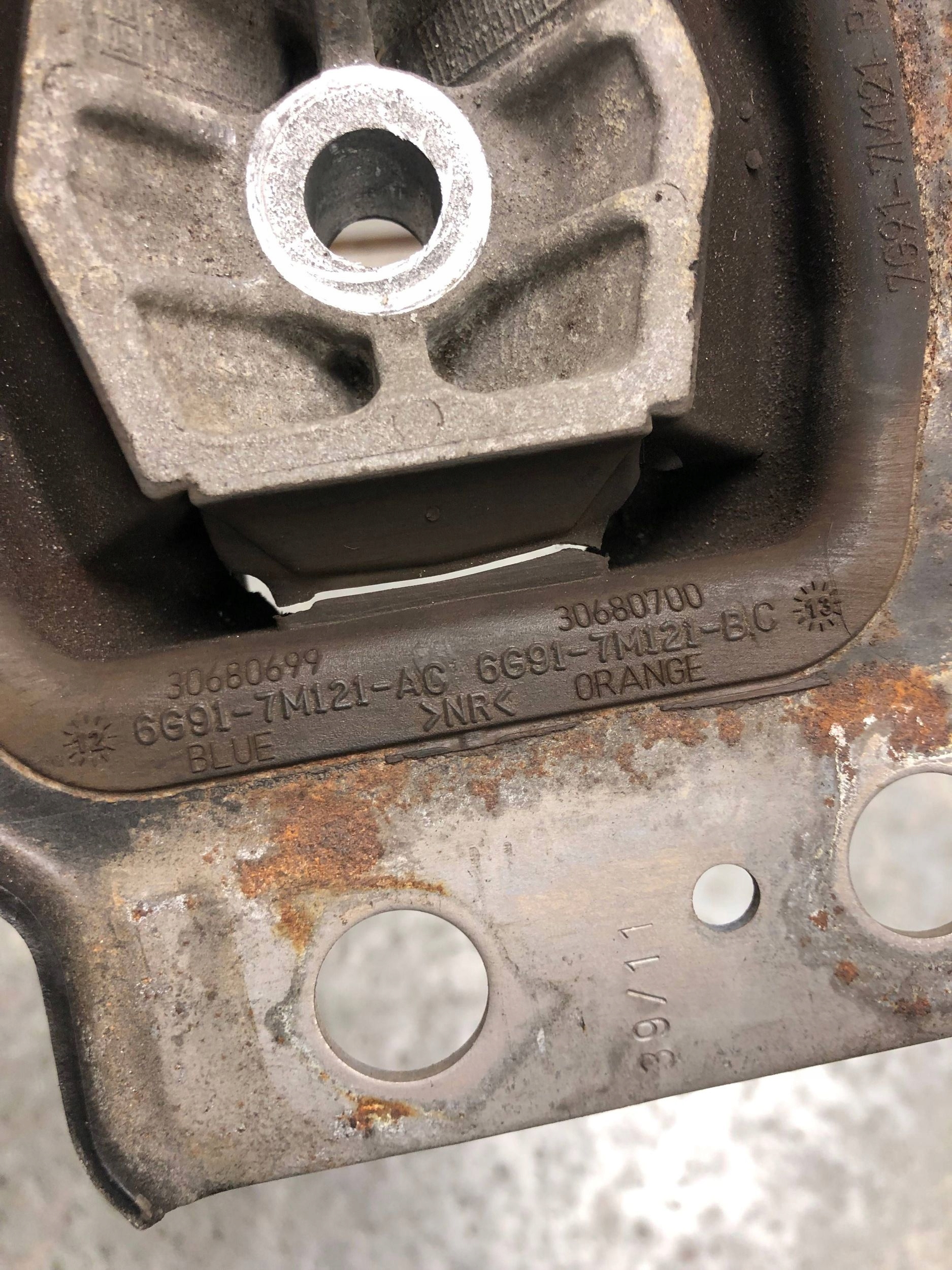holder gearbox mounting FORD S-MAX MK2 6G91-7M121-BC