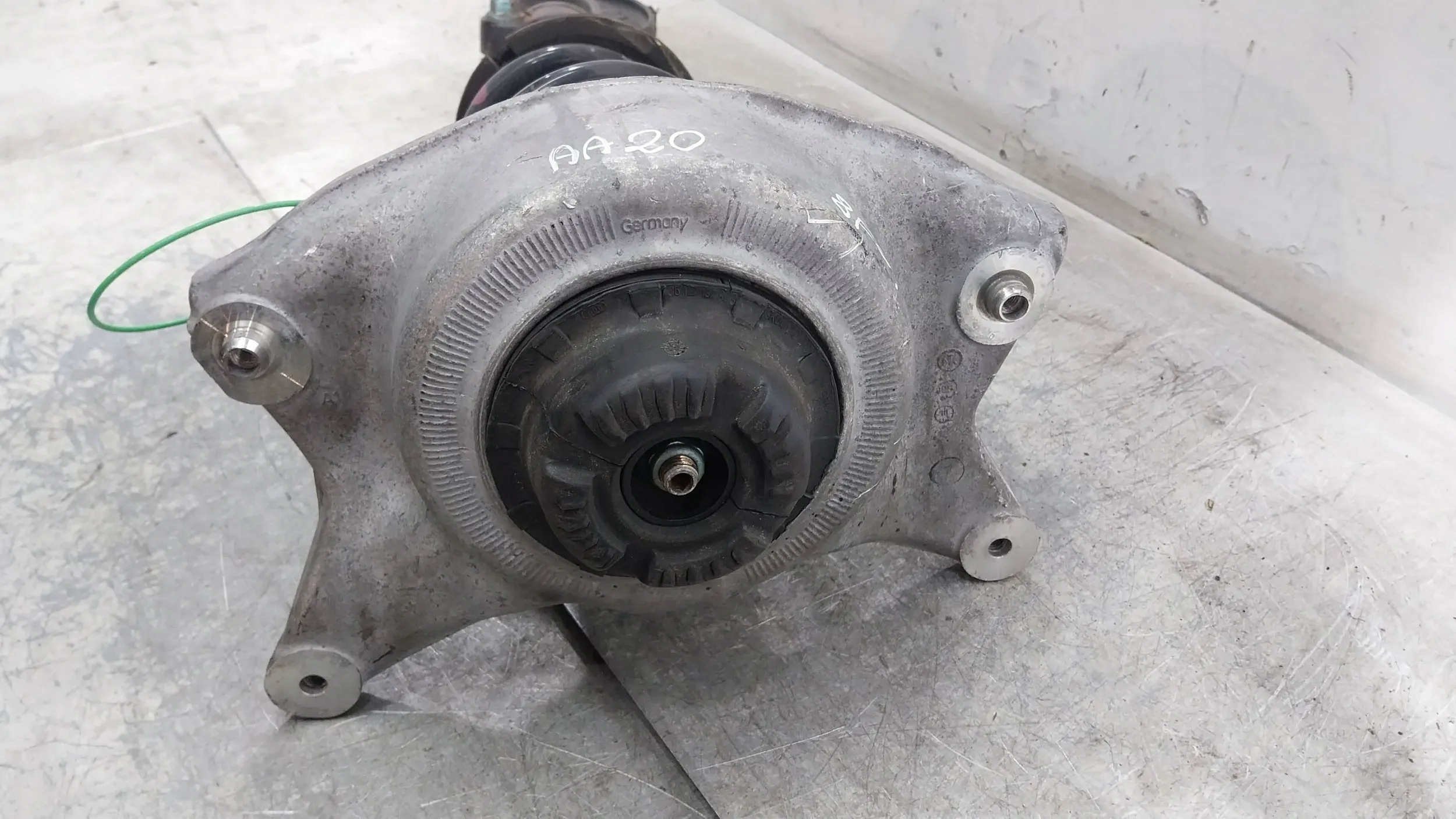 shock absorber front left 8F0413031C AUDI A4 B8 A5 8T Q5