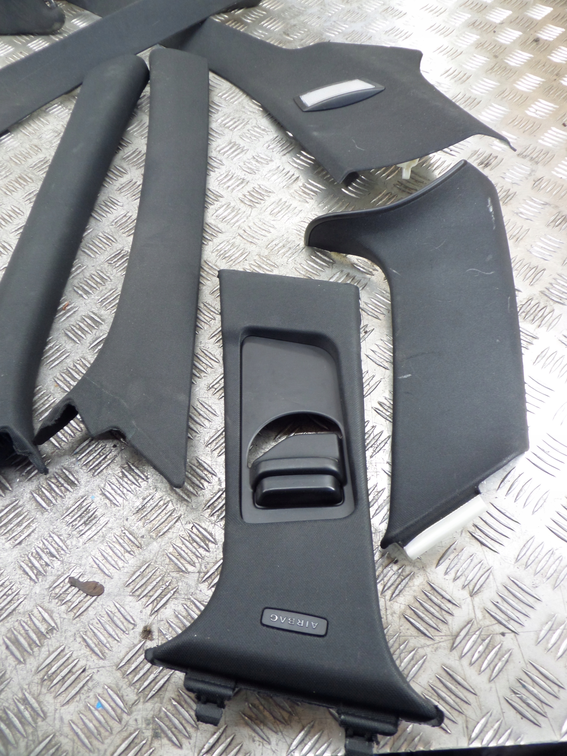 covers SLUPKA MERCEDES W204 black, KOMPLET