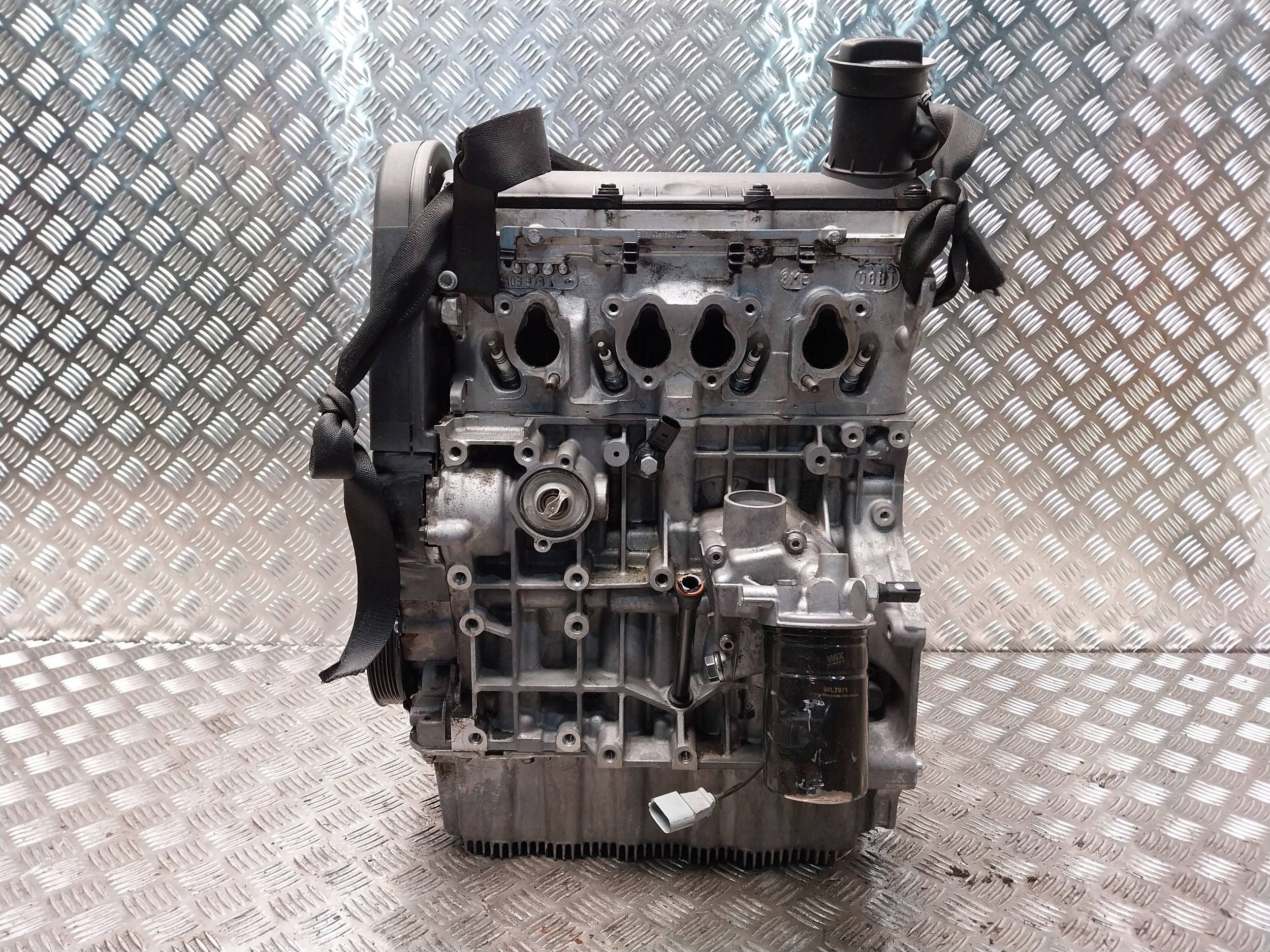 engine CHG VW GOLF VI TOURAN and OCTAVIA II CADDY III 1.6 FSI unprotected pillar