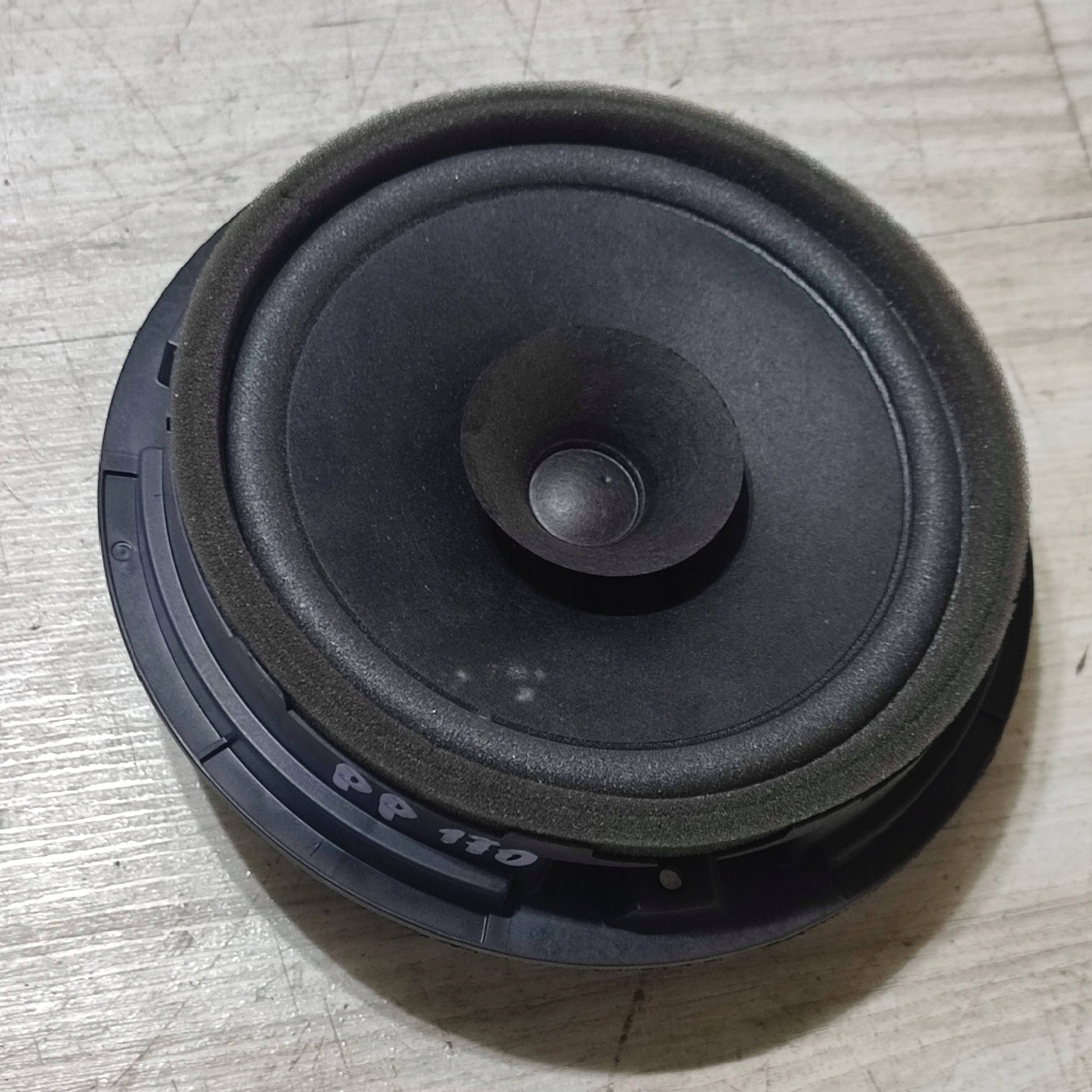 speaker door przednich front right Suzuki Vitara (LY)