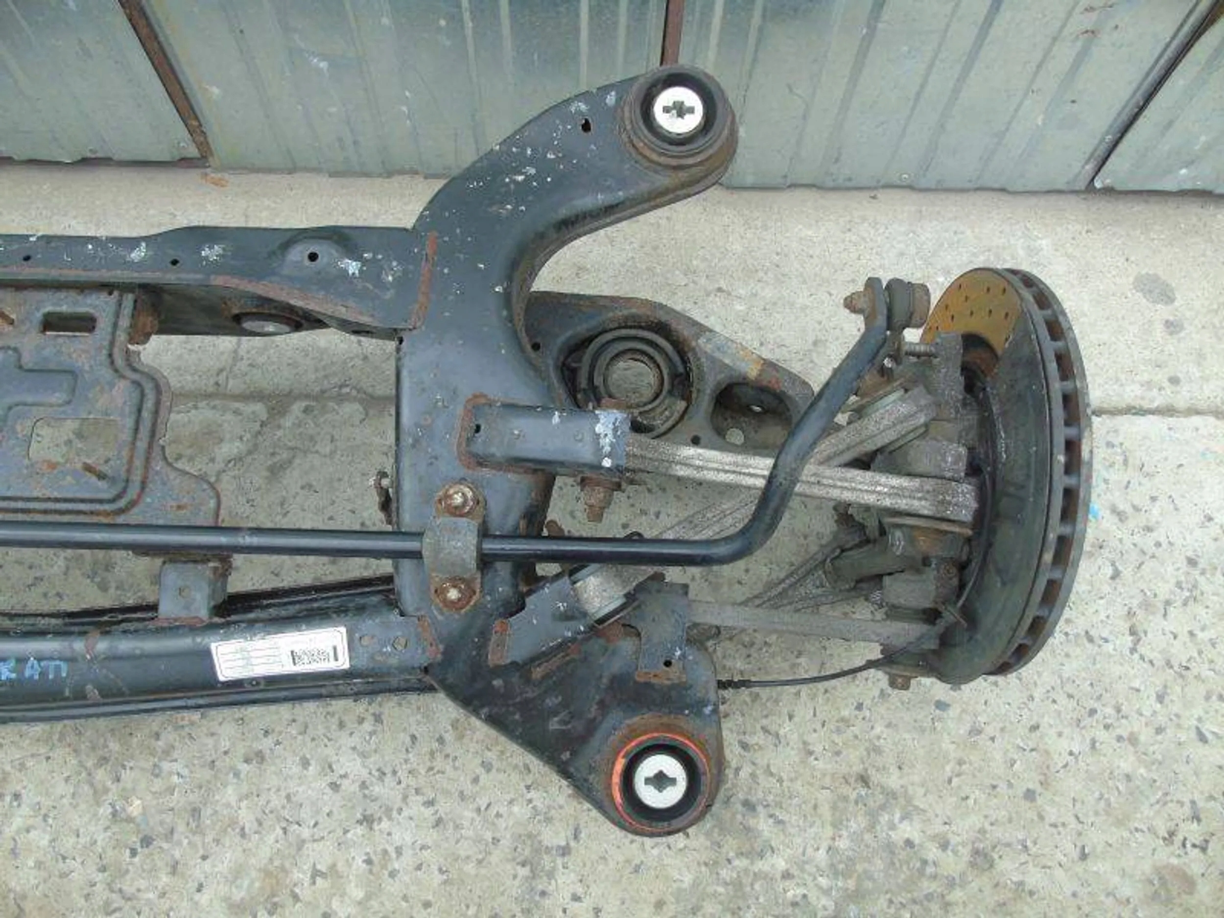 MASERATI GHIBLI 3.0 D BELKA TYLNA ZAWIESZENIE TYLNE Producent części Maserati OE