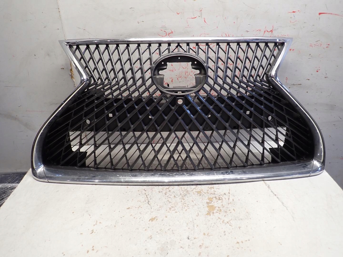 Grill LEXUS LS 500 2018- 53156-50040