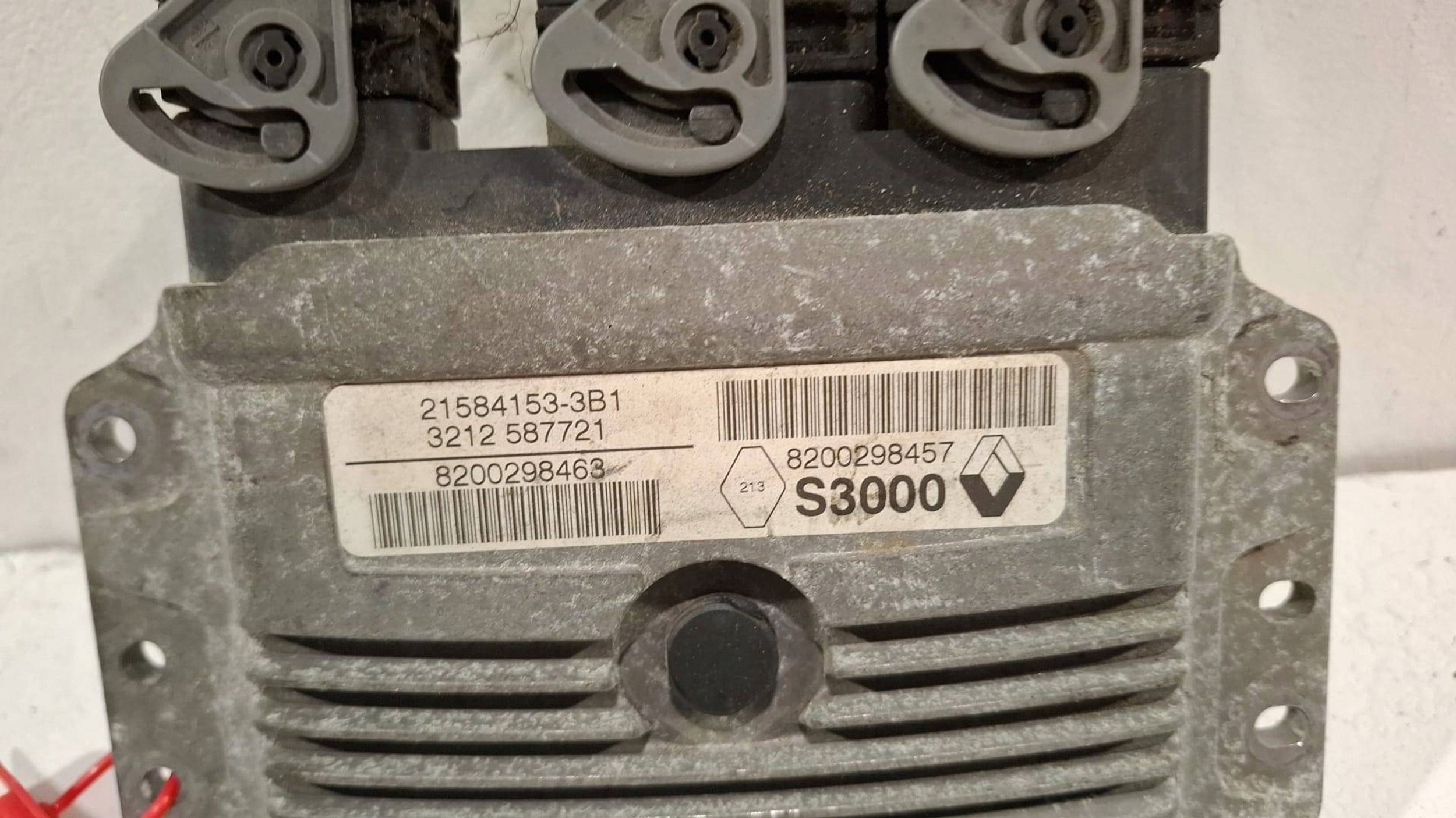 control unit of the engine computer 8200298463 Renault Megane Scenic II 1.6