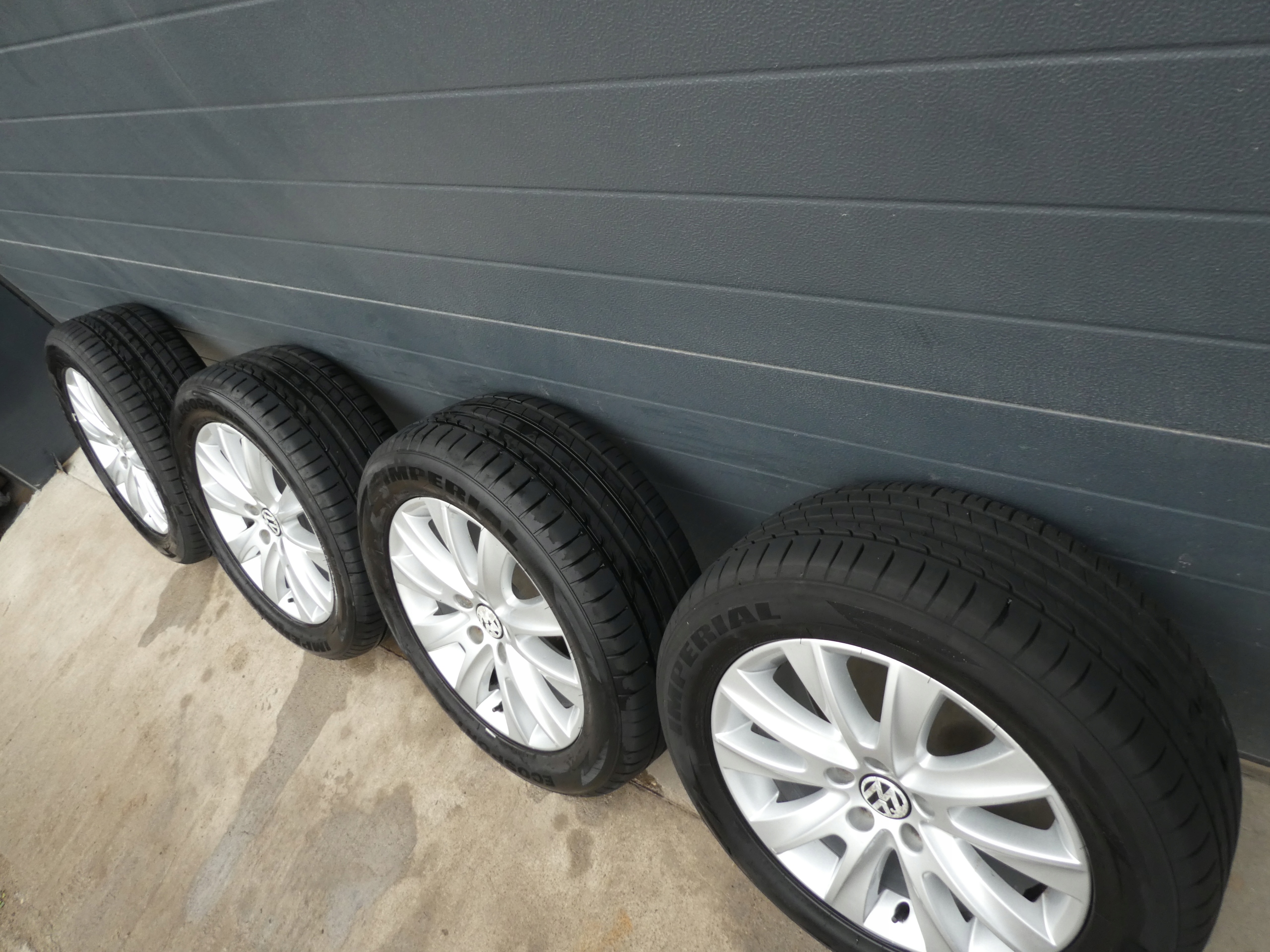 4X wheels discs tyres VW 5N0601025M 2020R