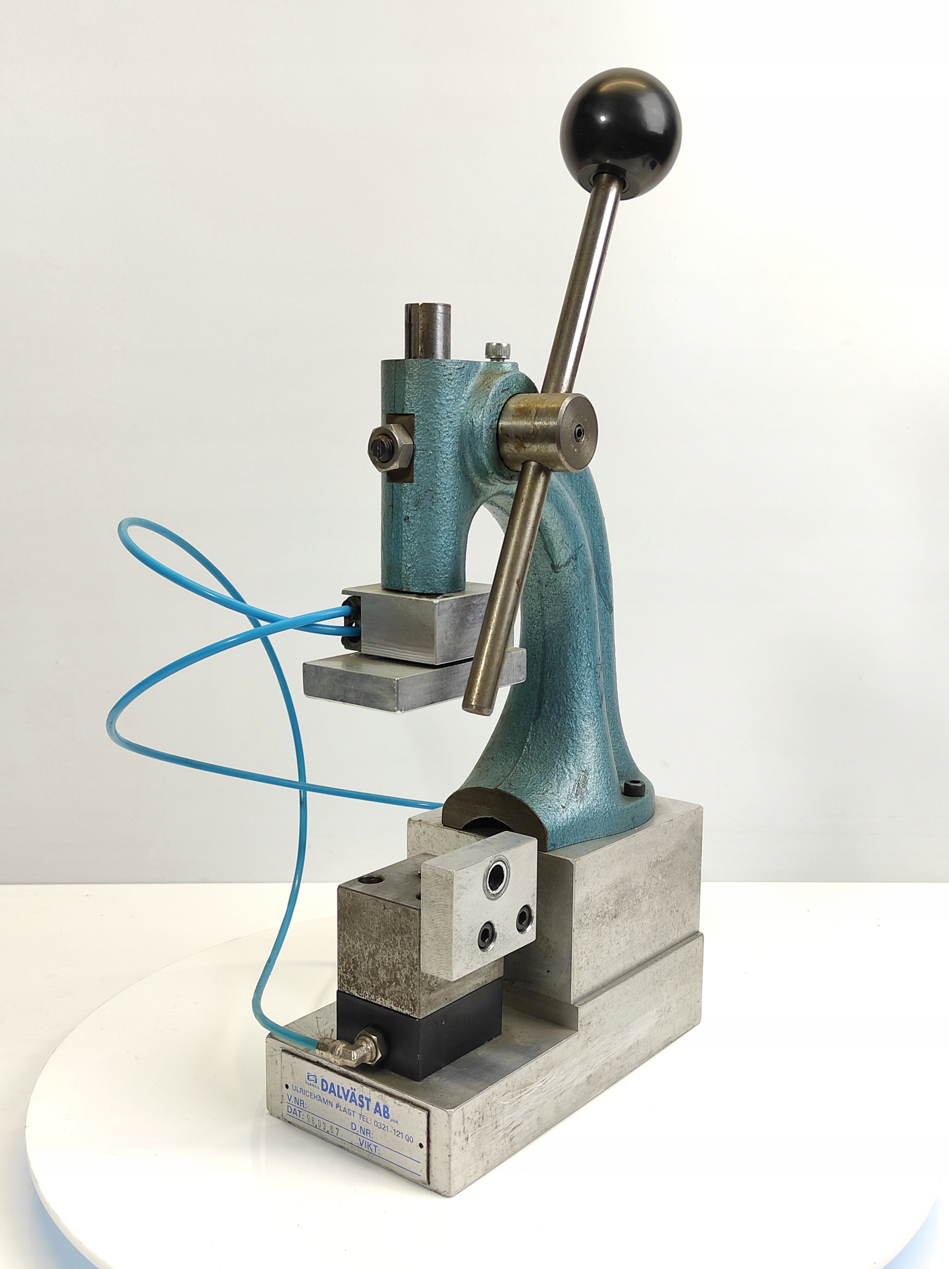 PRASA DŹWIGNIOWA RĘCZNA 0,15T Z DOCISKIEM PNEUMAT Rodzaj prasa