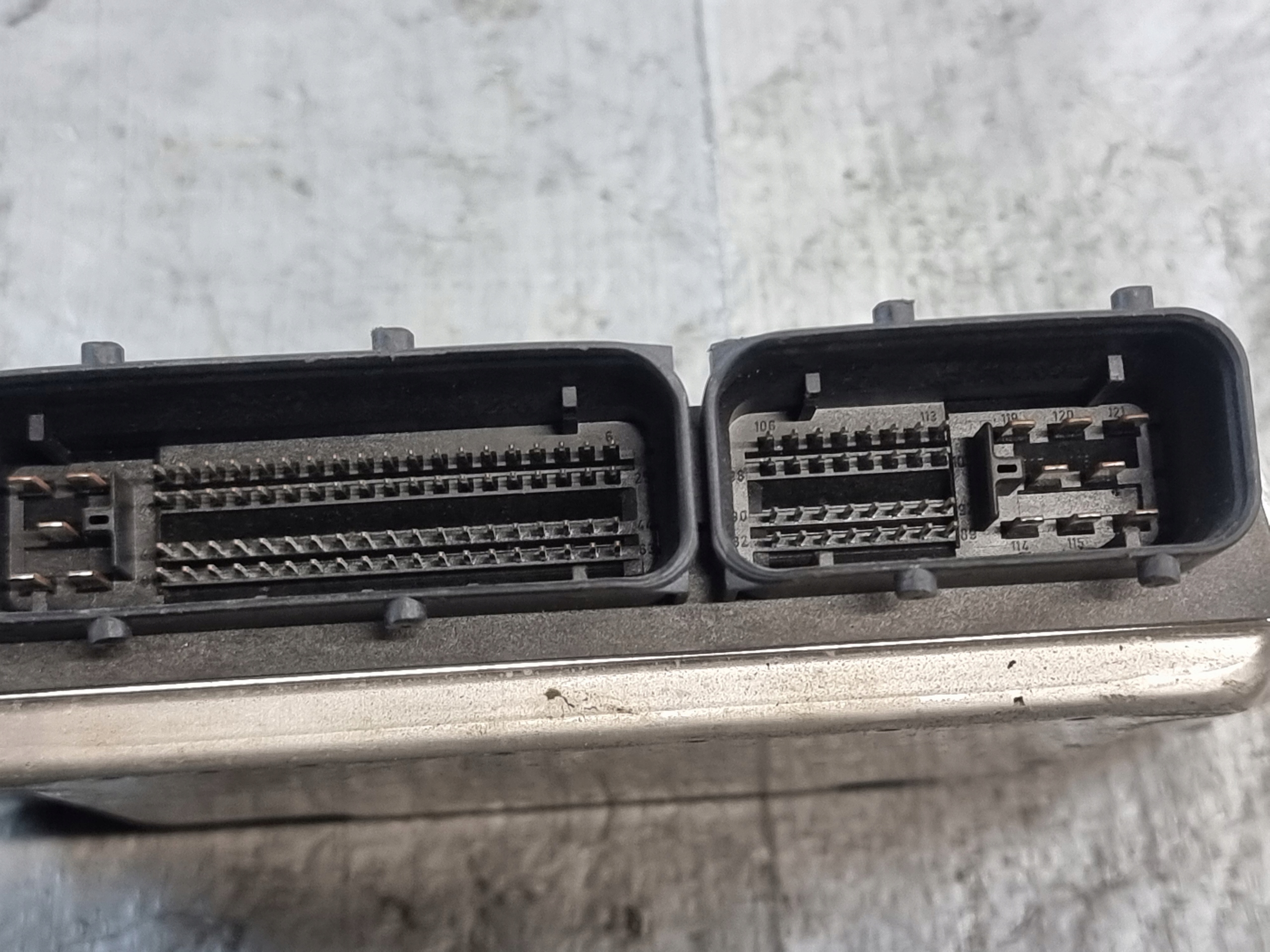 control unit computer of the engine OE 8E0907401B AUDI A4 B6 2.5 TDI