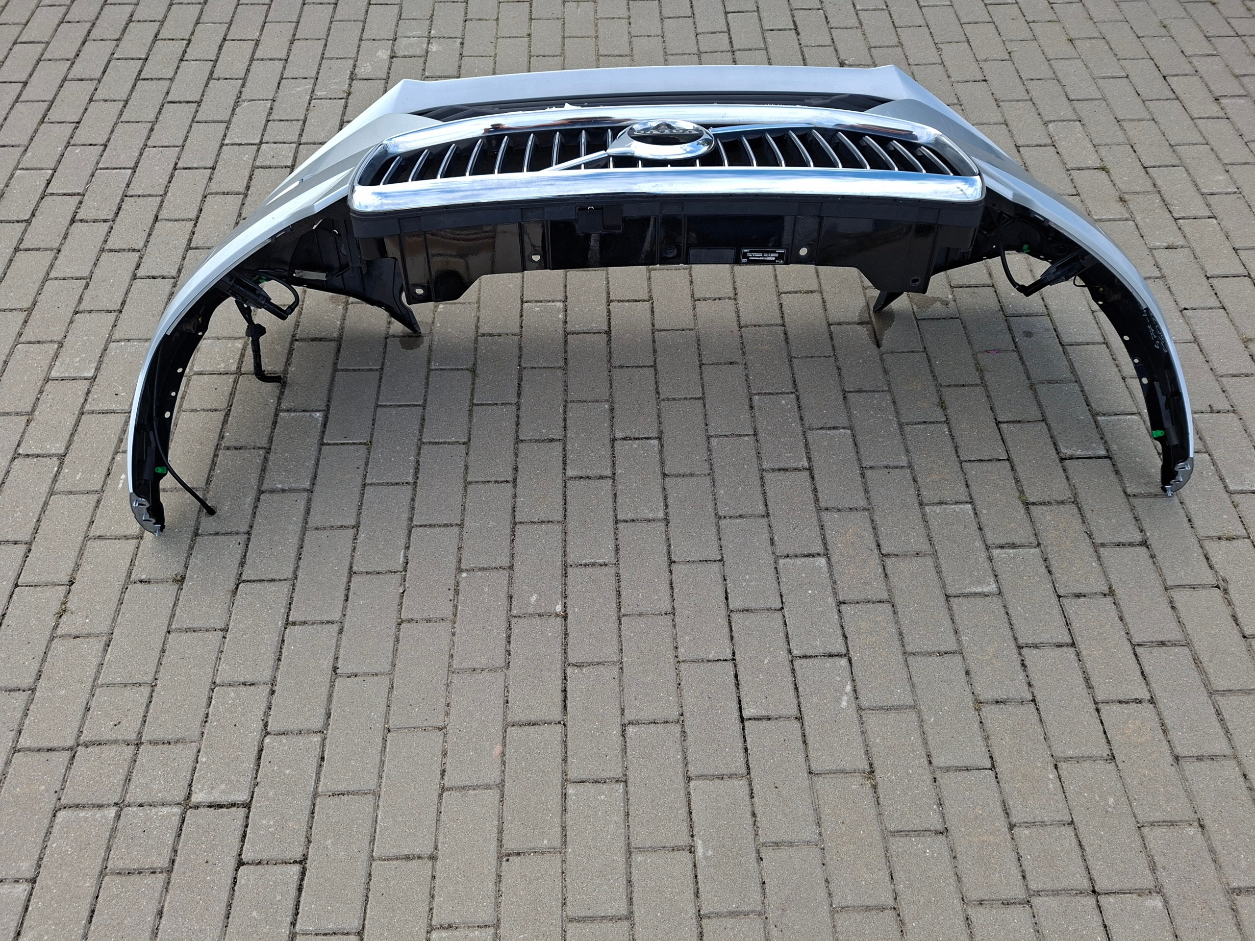 bumper front front complete PDC KAMERA VOLVO XC60 II INSCRIPTION 477-46