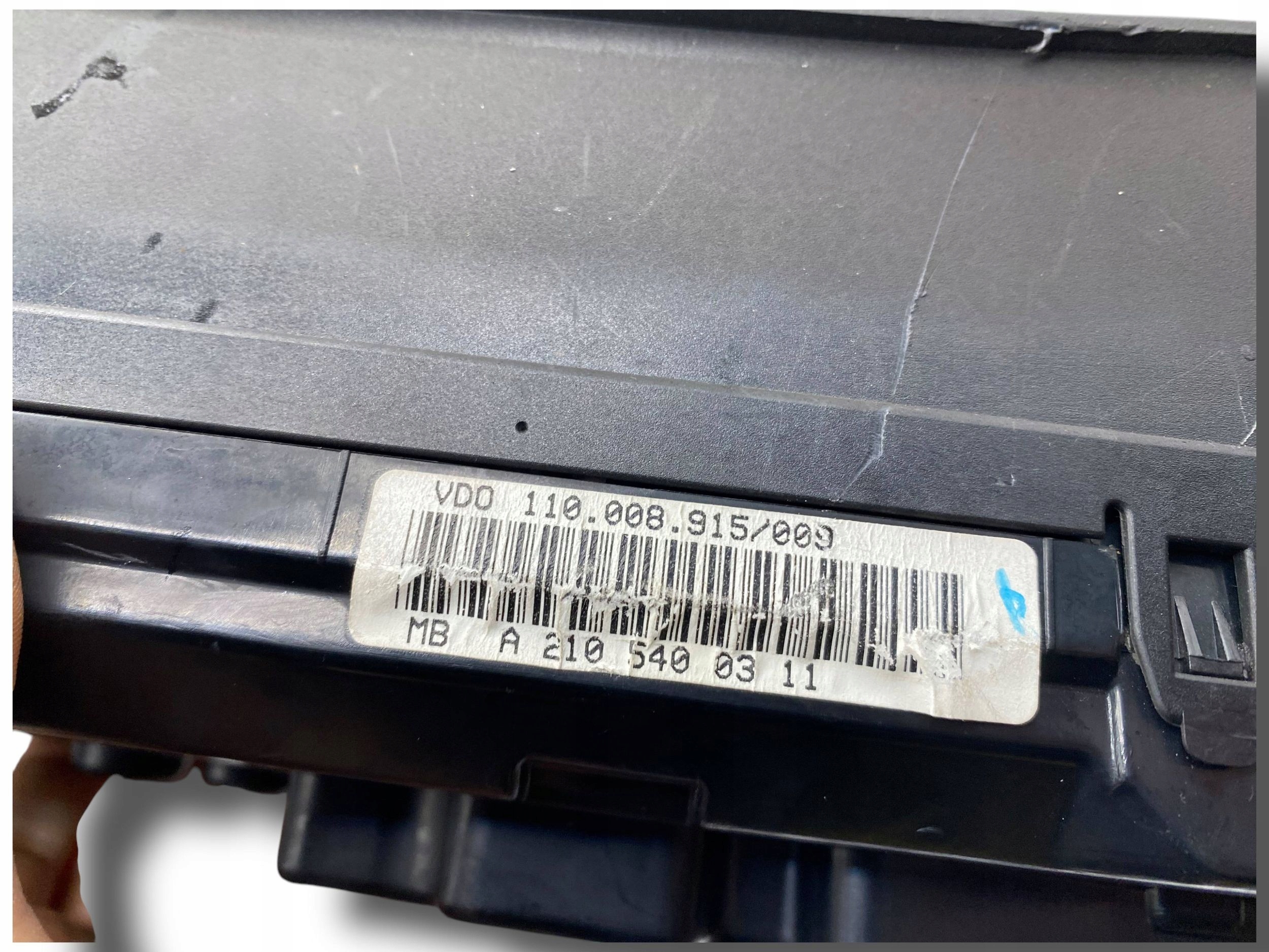 Mercedes-Benz E W210 dials clock A2105400311 $J