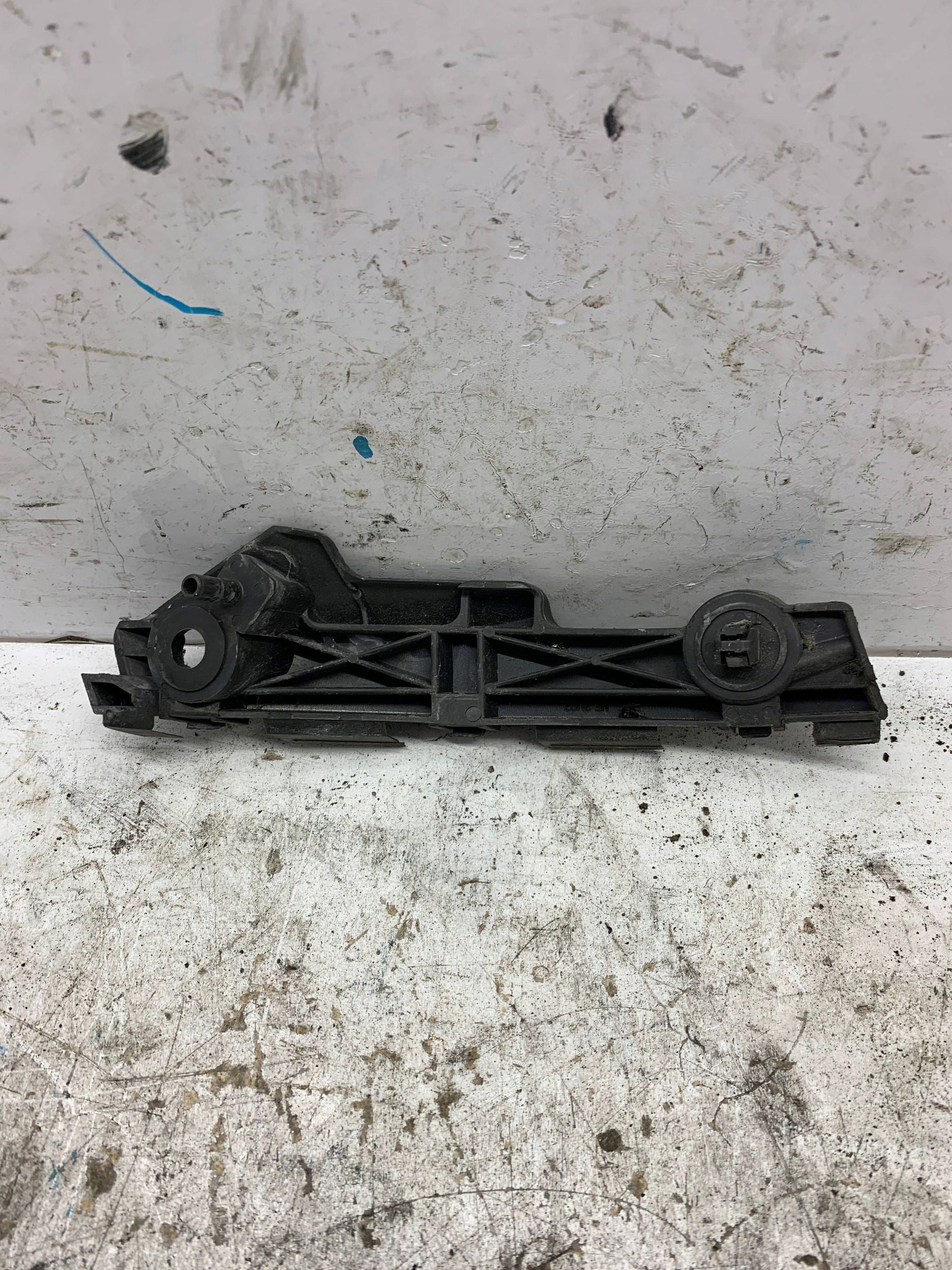 support holder of a bumper left front front GS1D500U1 MAZDA 6 GH (07-10)