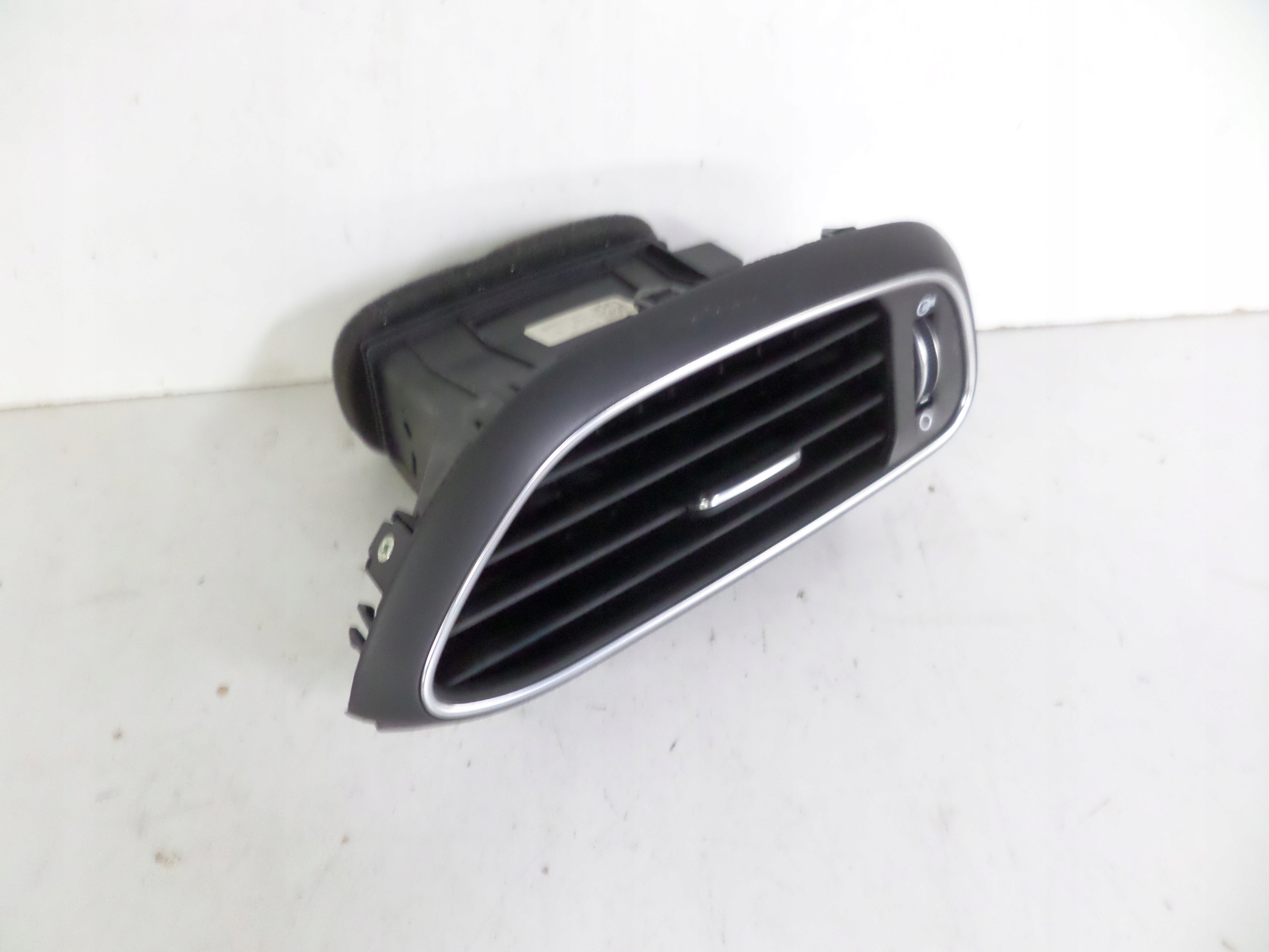 grid air conditioning devices right HYUNDAI I30 III 17