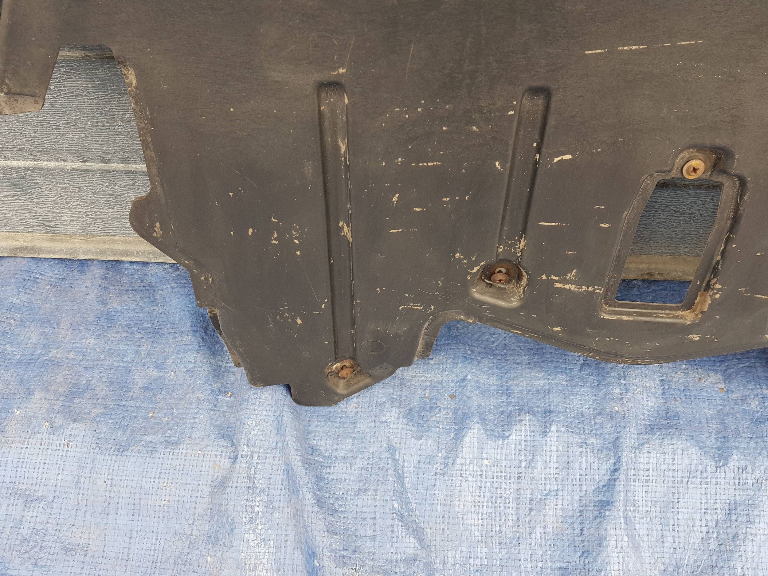 BMW X5 E70 cover lower of the engine 7233967