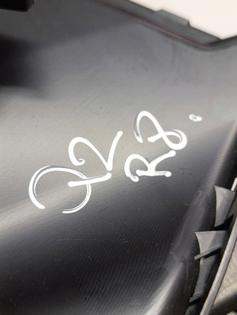 бардачок пассажира Audi OE 81B857035