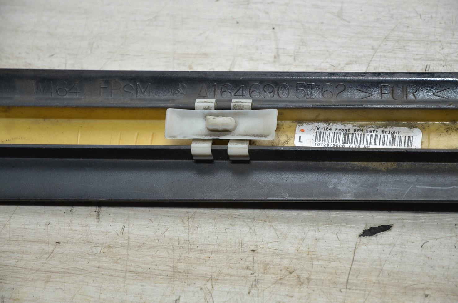 moulding door left front Mercedes w164 ML 5.0
