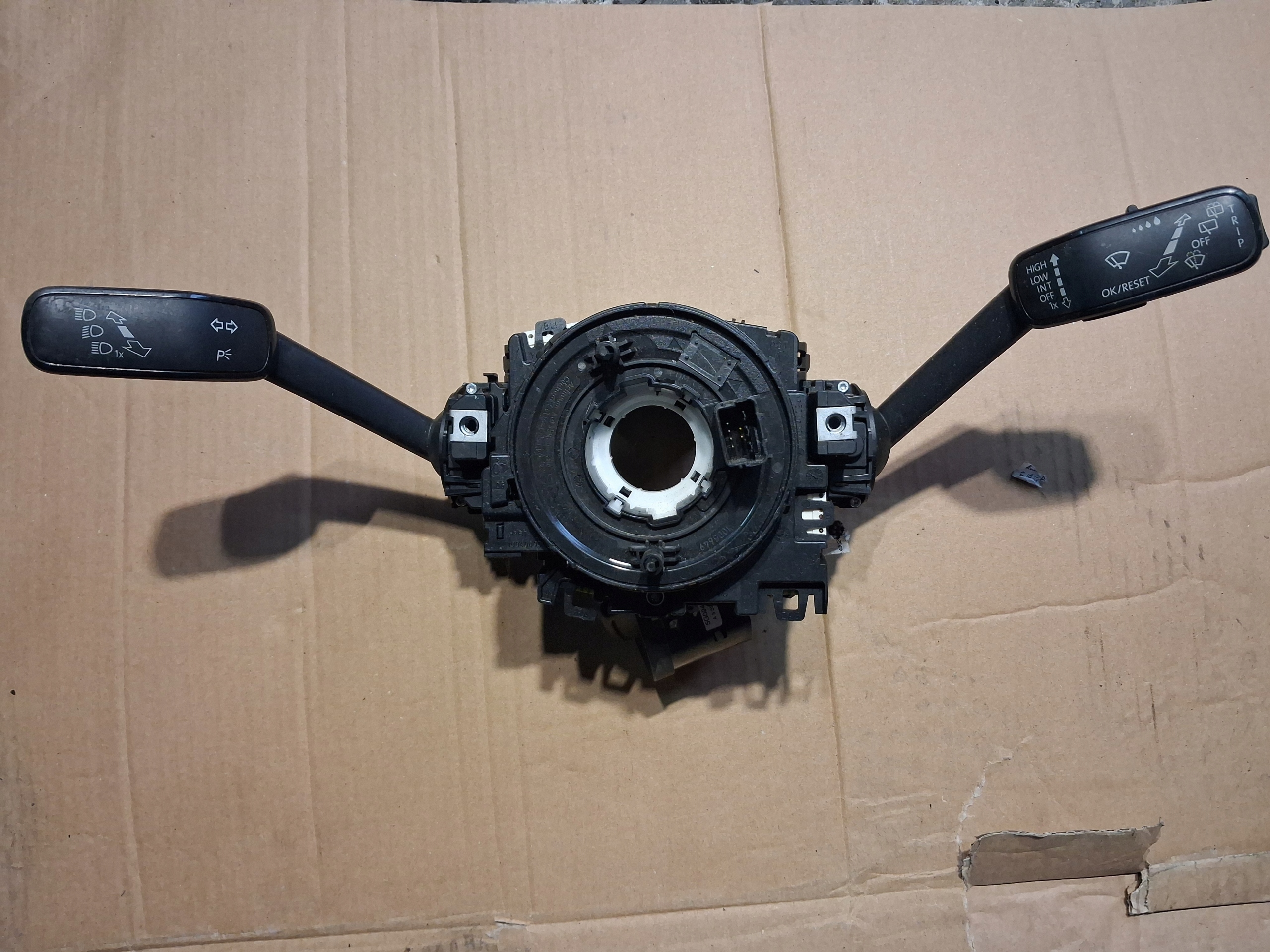steering wheel levers and controls control ring VW GOLF VII 5Q0953507GB