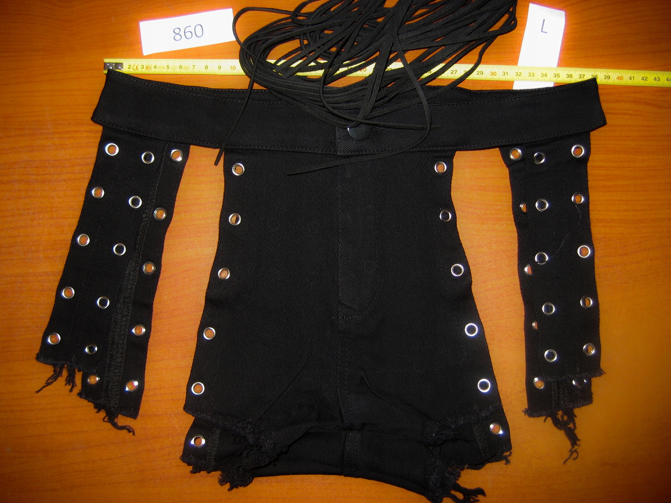 SZNUROWANE ORYGINALNE SPODENKI DAMSKIE SZORTY L Liczba kieszeni 0