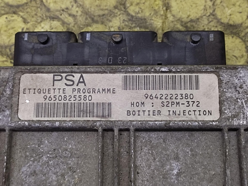 PEUGEOT PARTNER unité de commande électronique uce moteur 9642222380