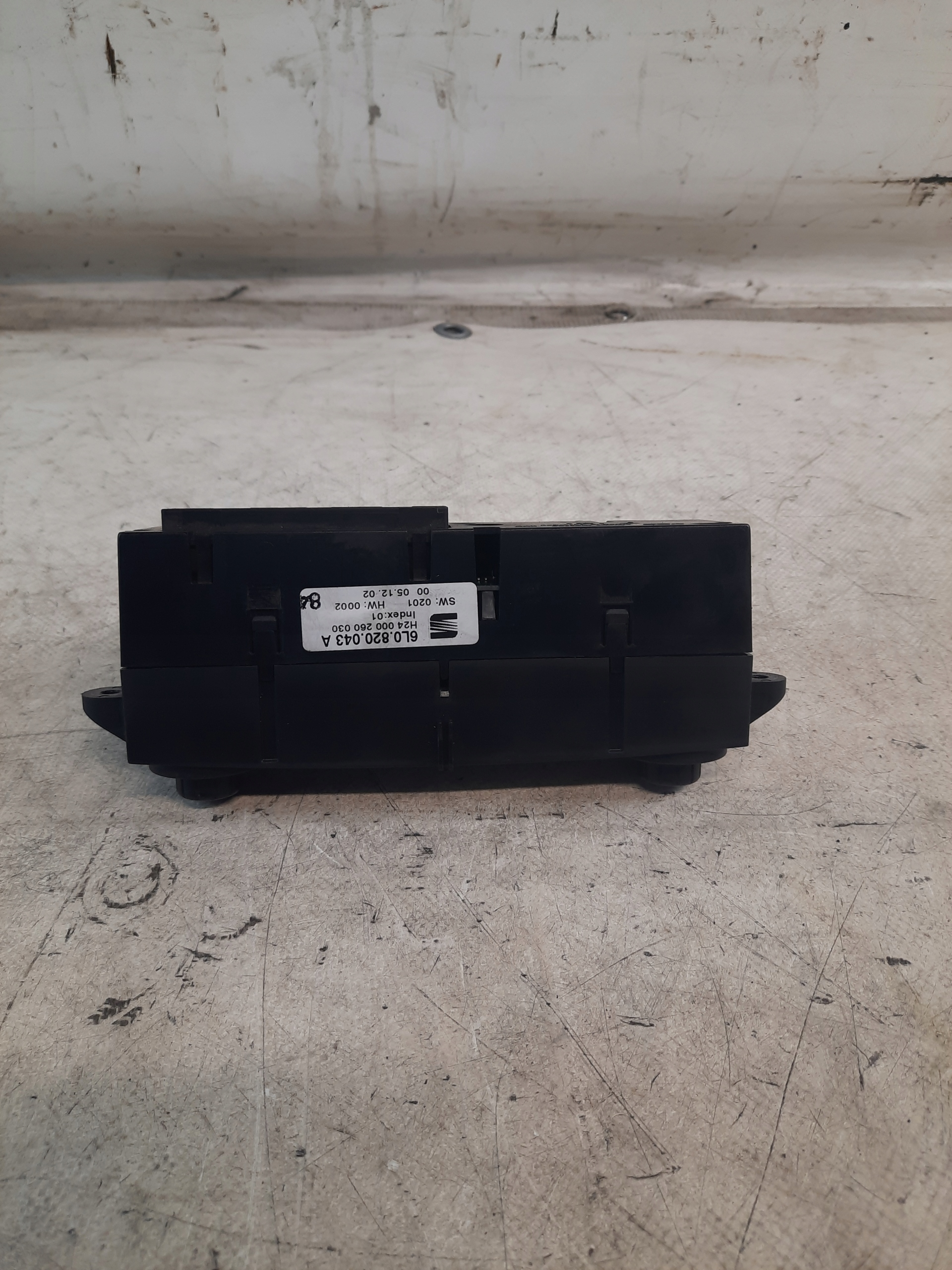 Panel Bouches buses Seat Ibiza III 6L0820043A