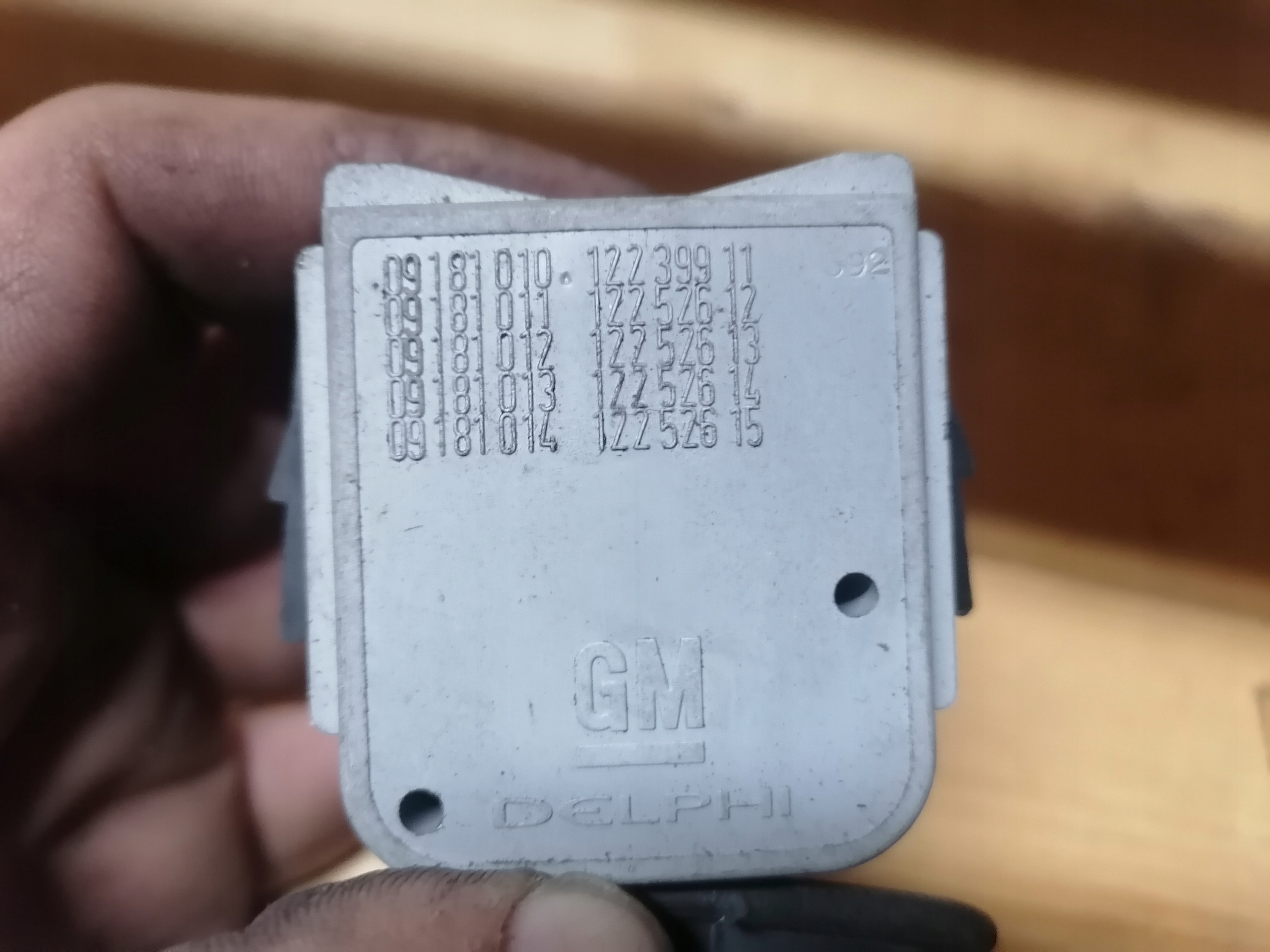OPEL AGILA OMEGA MANETKA luci 09181010