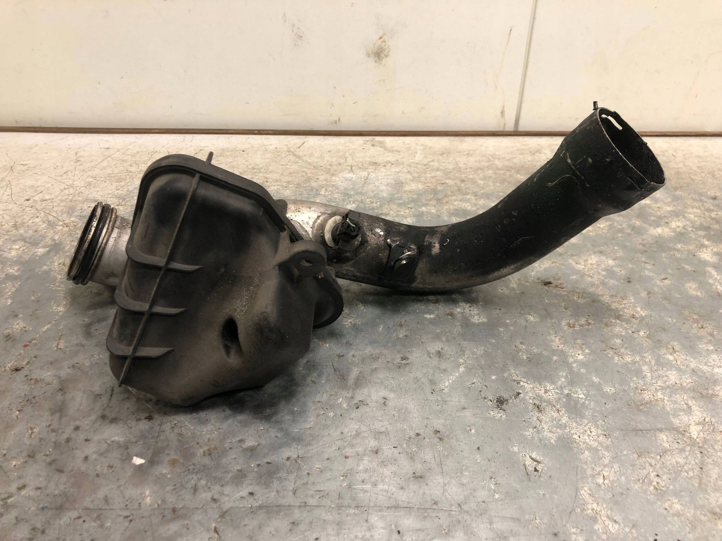 cijev prijenos interkulera MERCEDES W211 KOMBI A6480980207