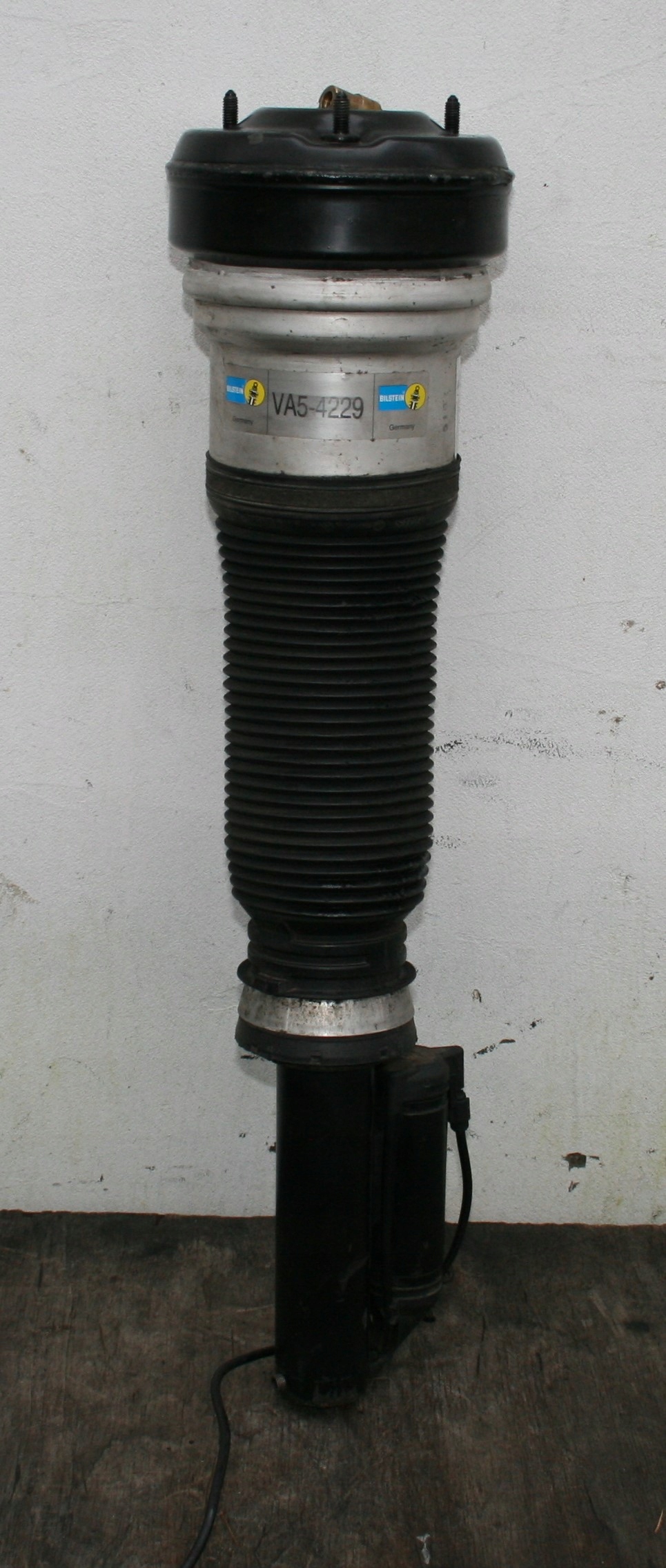 2208201314 - MERCEDES W220 амортизатор Airmatic передний