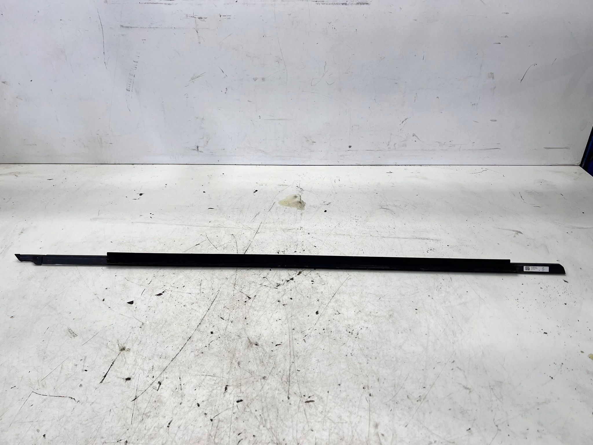 moulding CHROM door left front AUDI A3 8Y 8Y0837475B