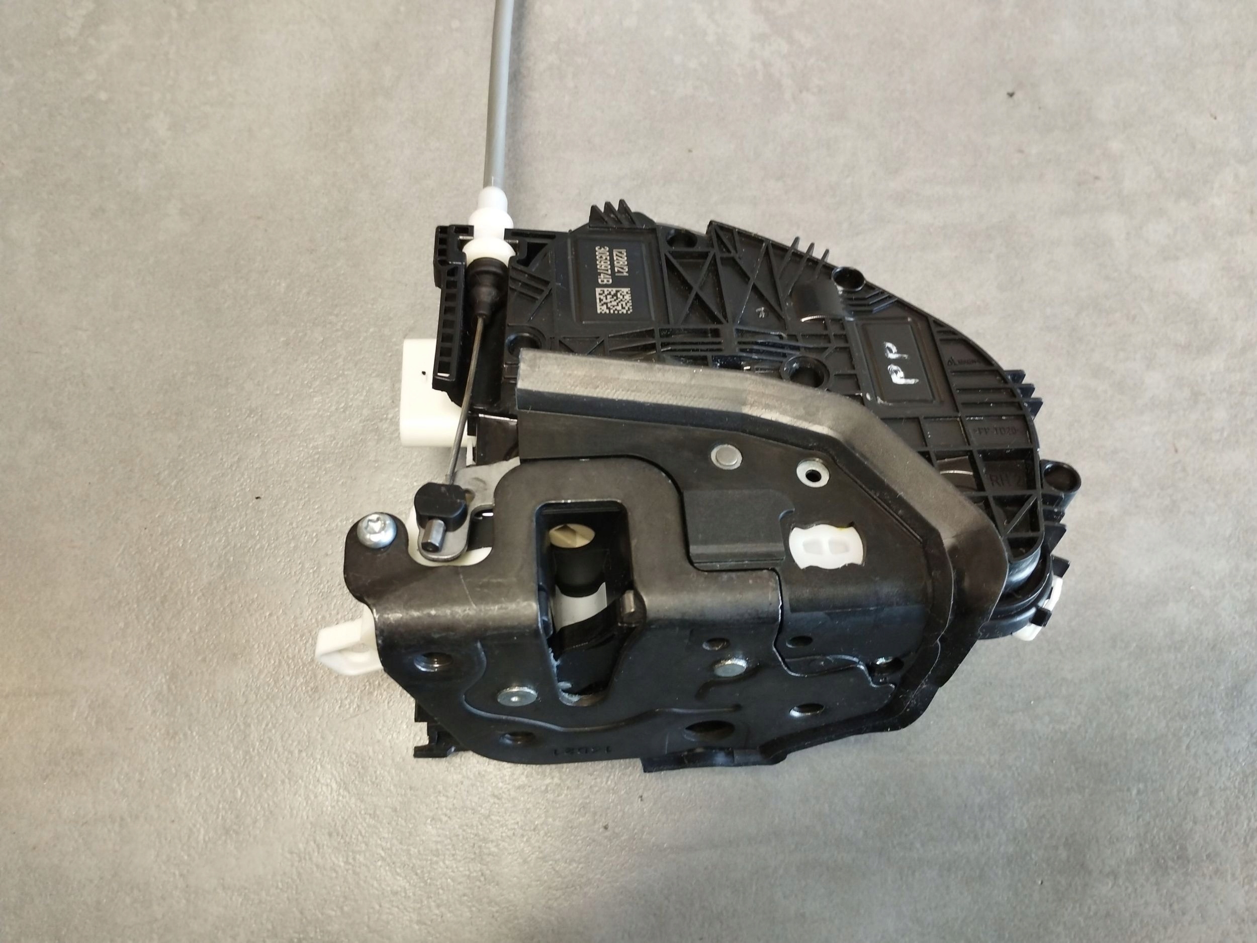 Audi A4 S4 B9 8W lock door right front 8X1837016D