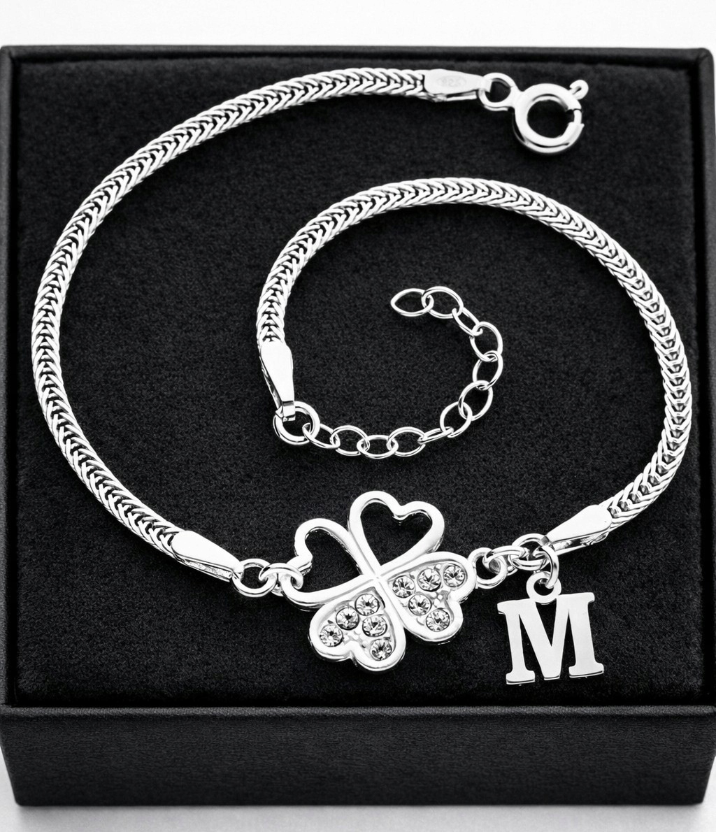 Srebrna bransoletka koniczynka na szczęście Literka cyrkonie Pudełko sr 925