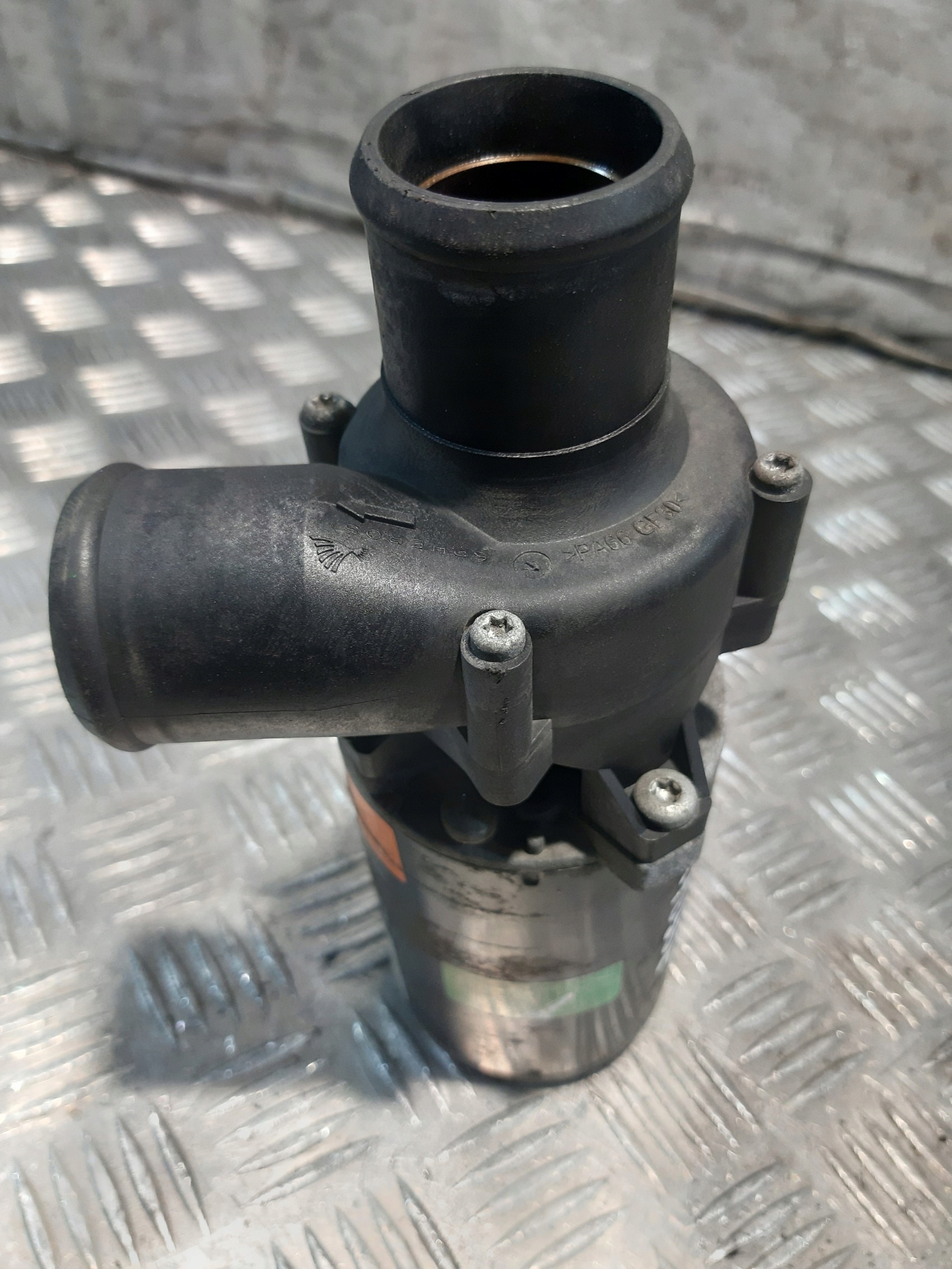 WEBASTO U4814 pumpa pumpa vode 24V SPHEROS 111120210 Volvo