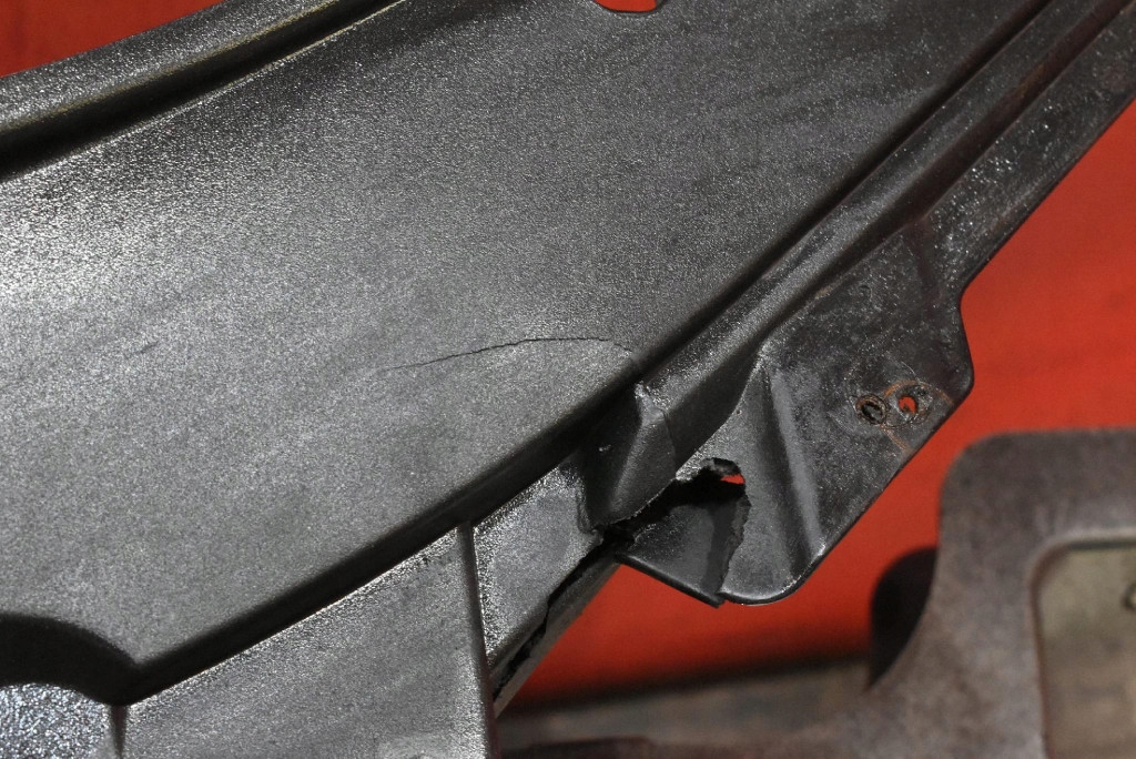 support panel for radiators pillar sider lock VW PASSAT B6 2.0 TDI 140 KM 05-10