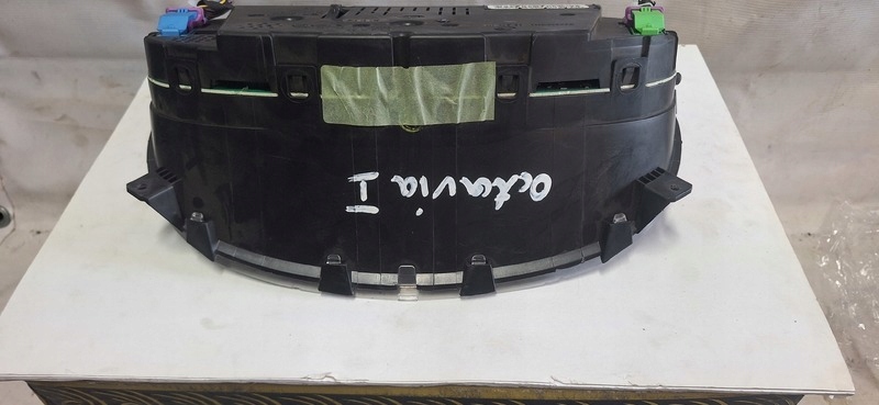 dials SKODA OCTAVIA and 1U092081147H