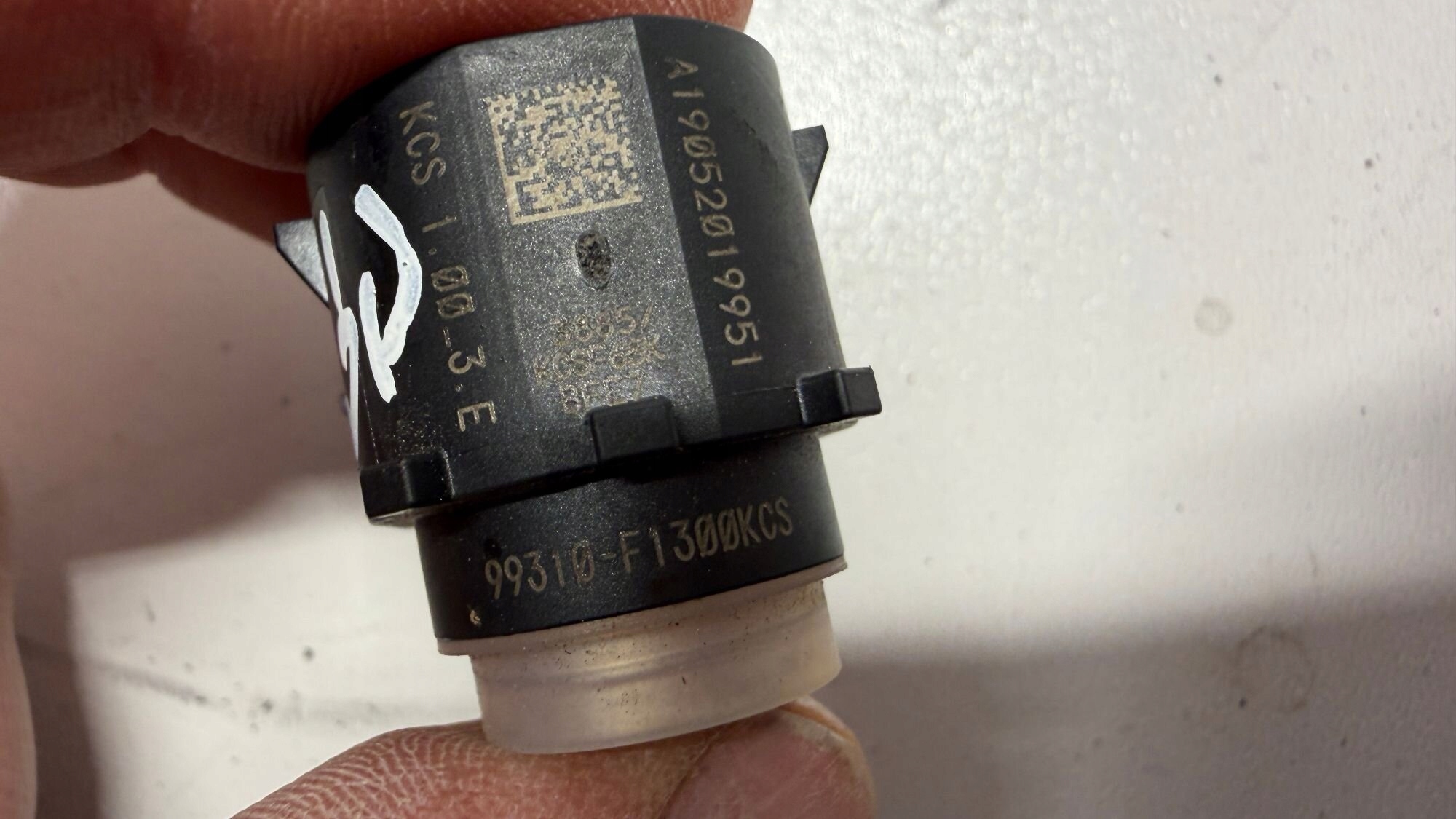 KIA SPORTAGE IV Sensor PDC vorne SENSOR Parken 99310-F1300 KCS