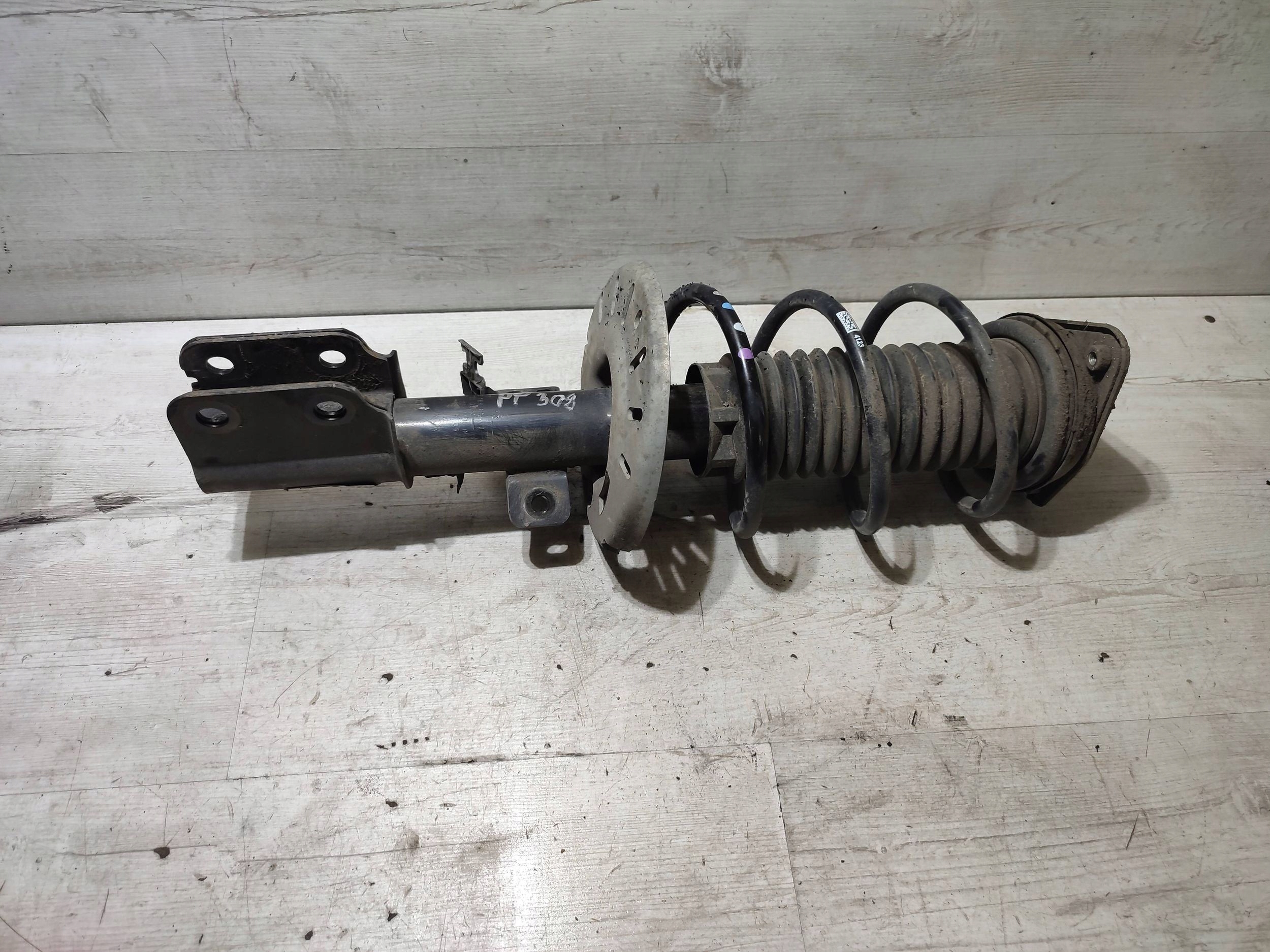 Peugeot 308 2019 front side right shock absorber front