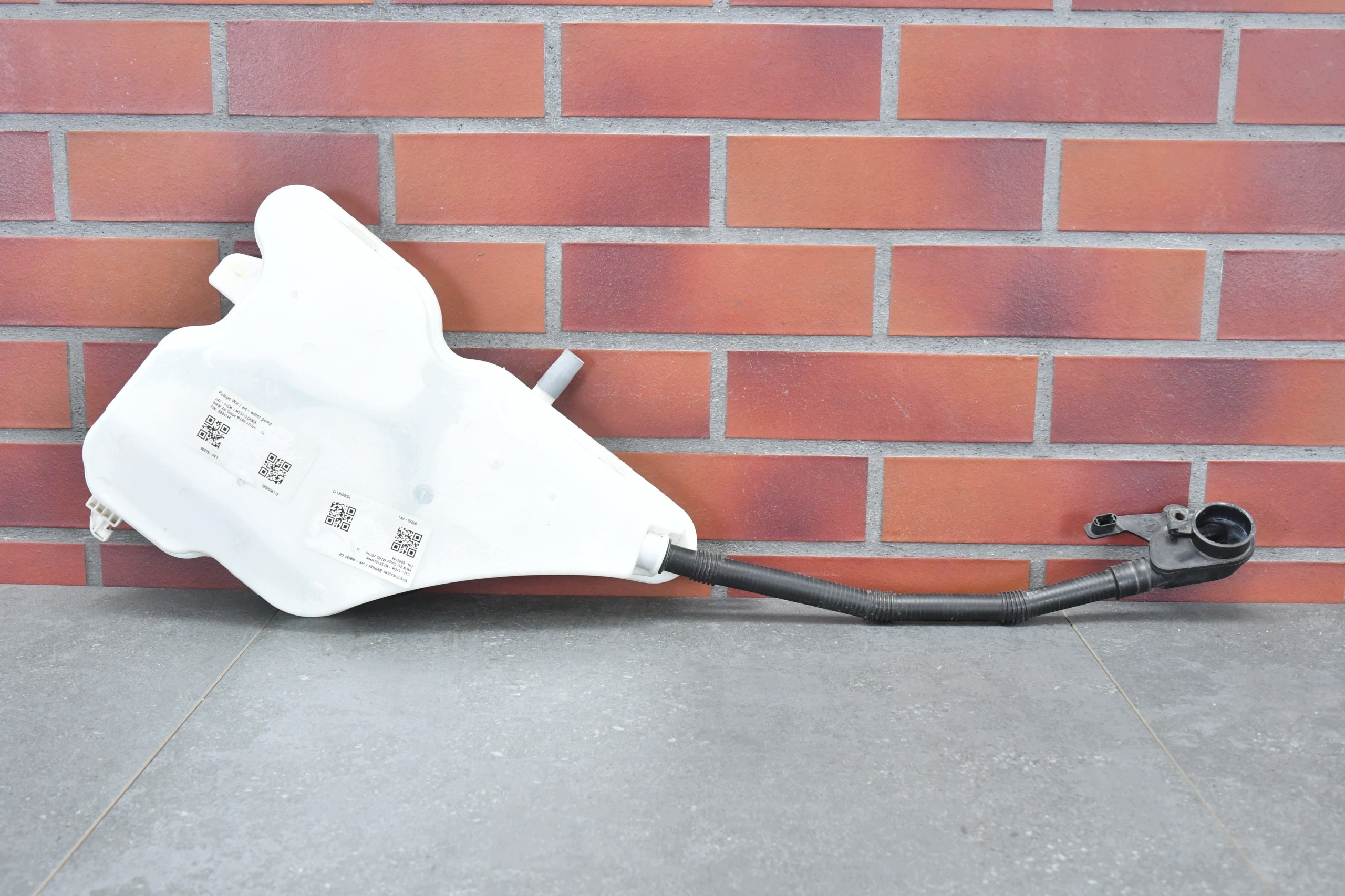 washer fluid tank BMW 2 G42 M2 G87 9481773