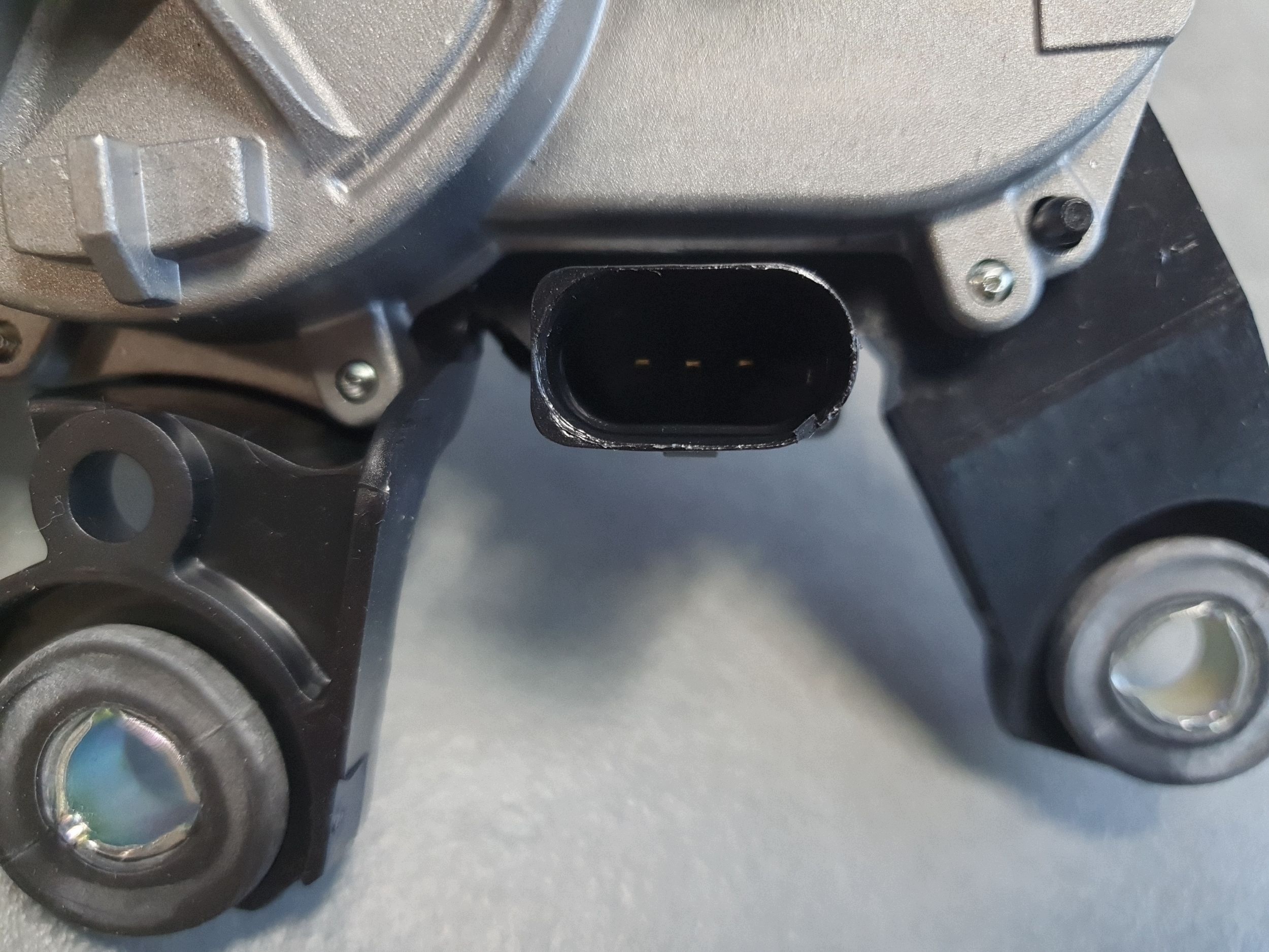 Audi SQ6 e-tron motor ablaktörlők hátsó 4KE955711