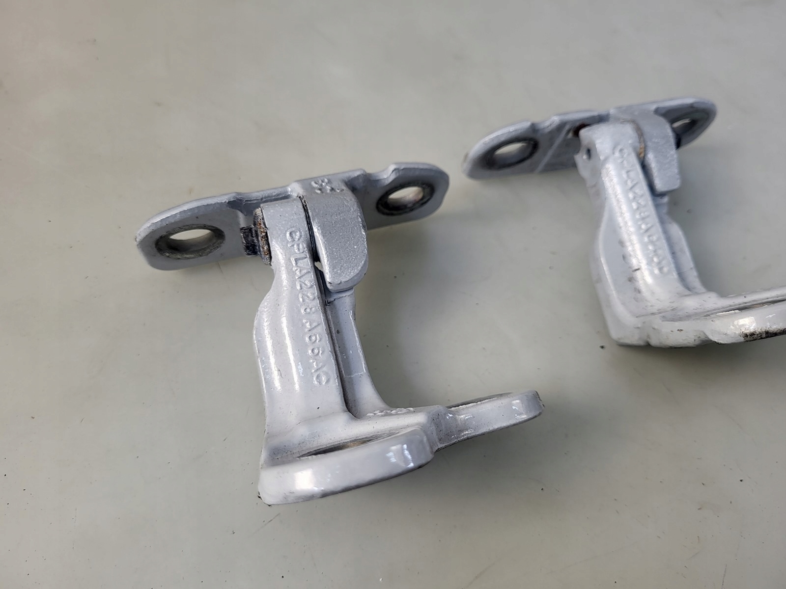 hinges door left front left front LRC JAGUAR XF II X260 sedan
