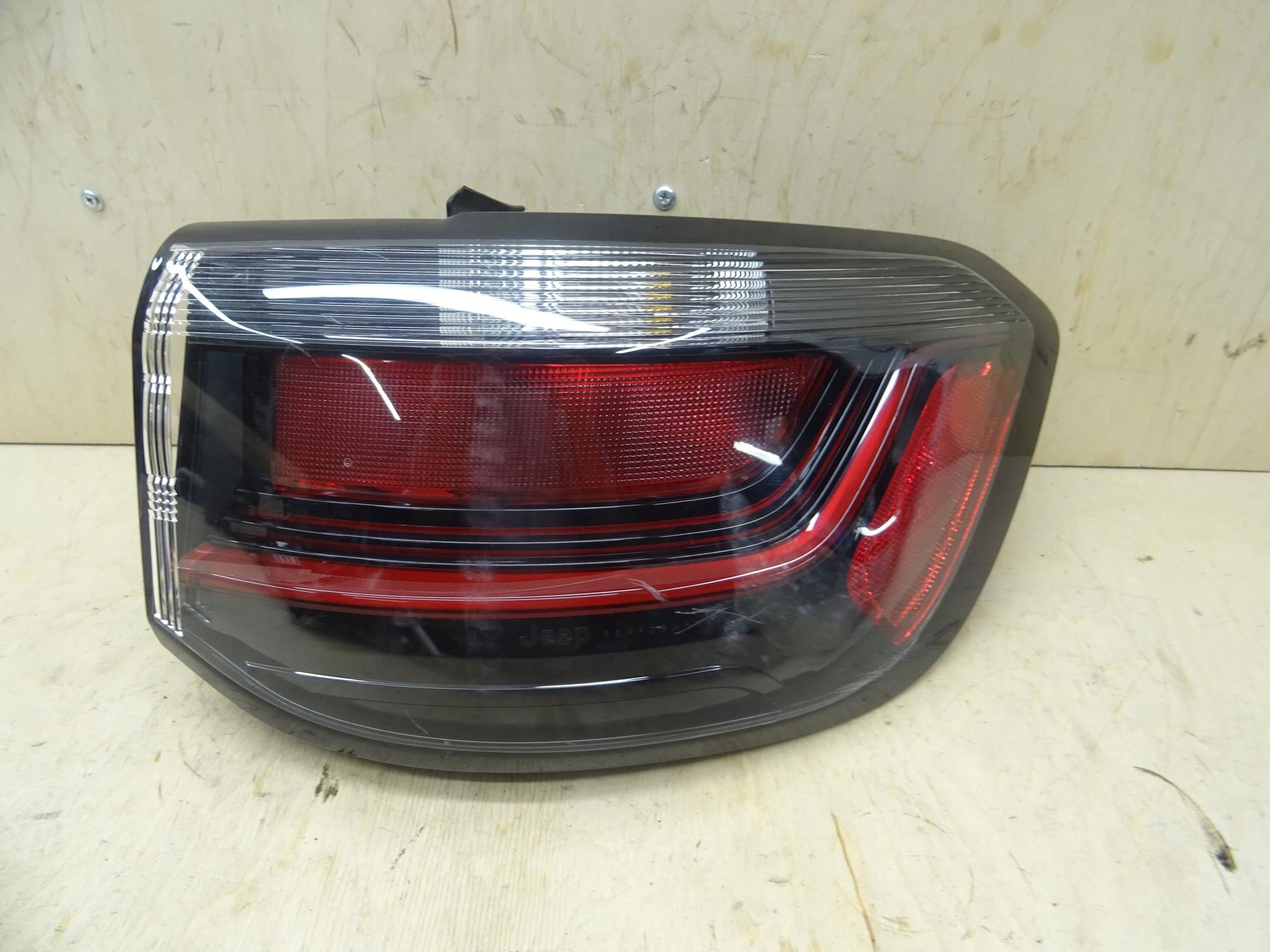 JEEP COMPASS II LIFT LAMPA PRAWY TYŁ LED 2025020201