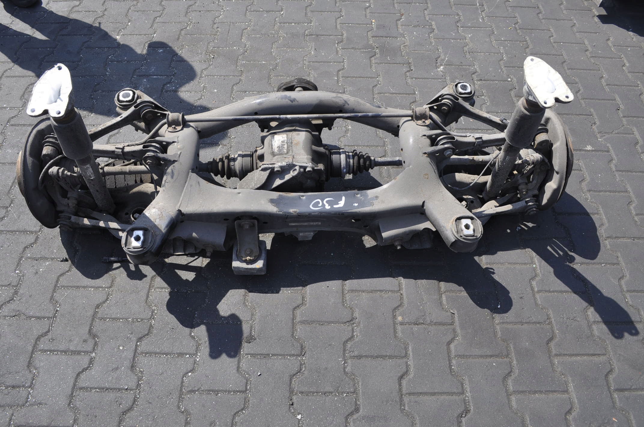 BMW F30 LIFT 2.0 D ZAWIESZENIE BELKA TYŁ