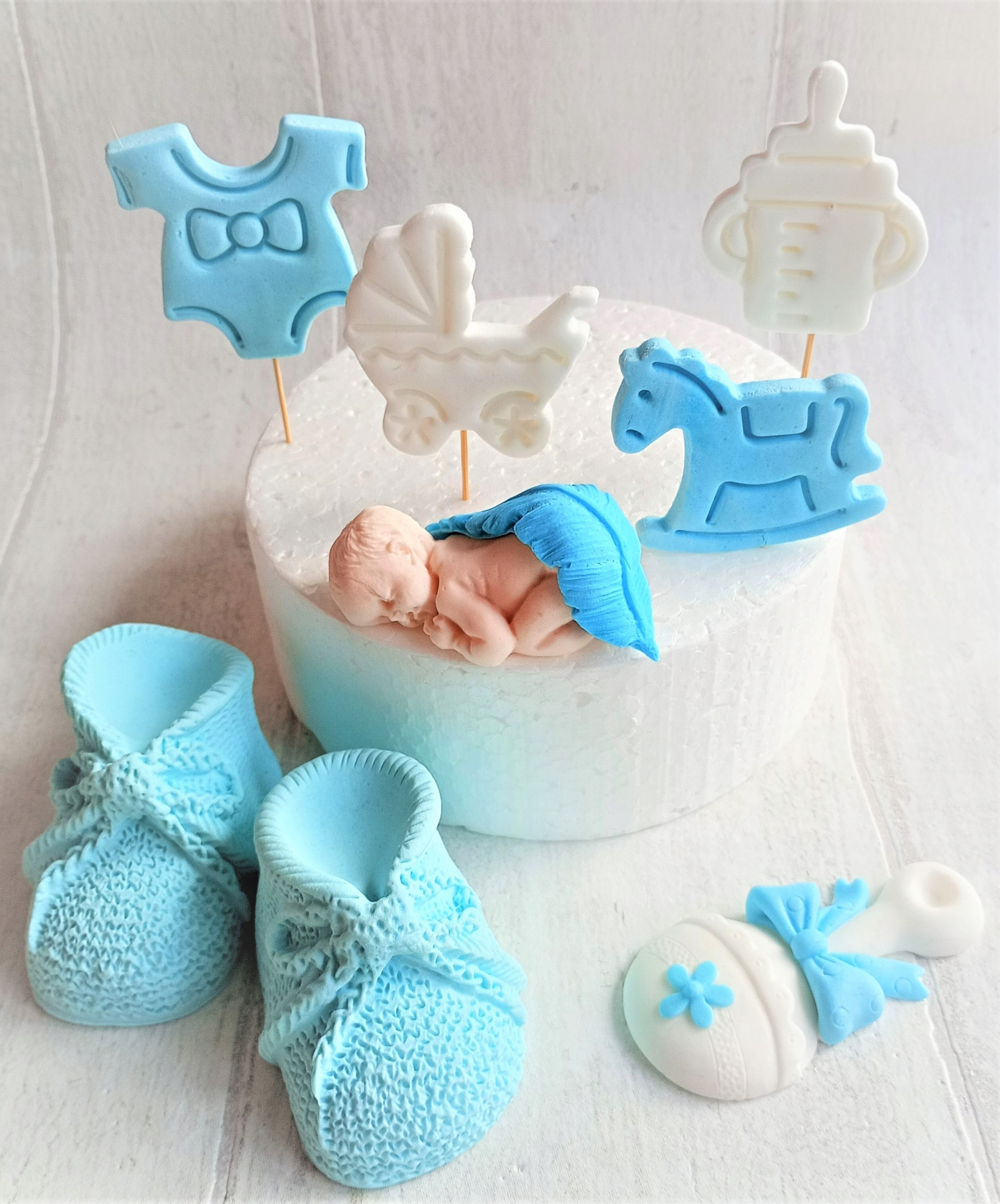 Dzidziuś buciki toppery Dekoracje na Chrzest z masy cukrowej na tort