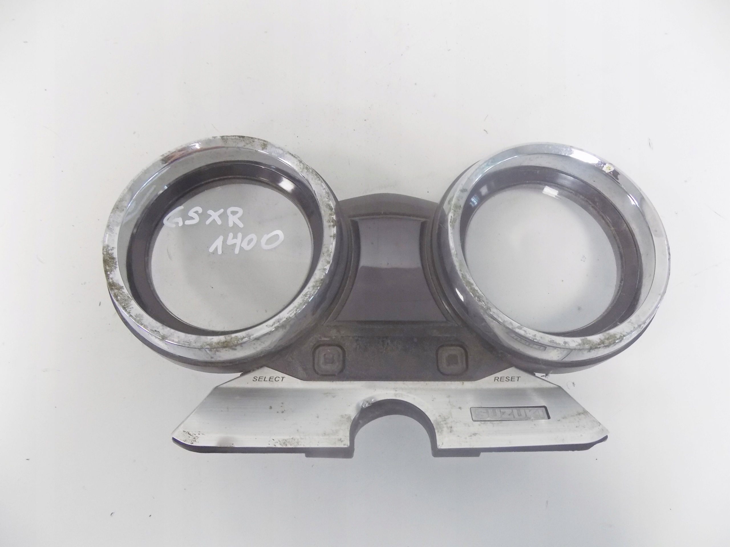 SUZUKI GSXR 1400 OBUDOWA OSLONA LICZNIKA