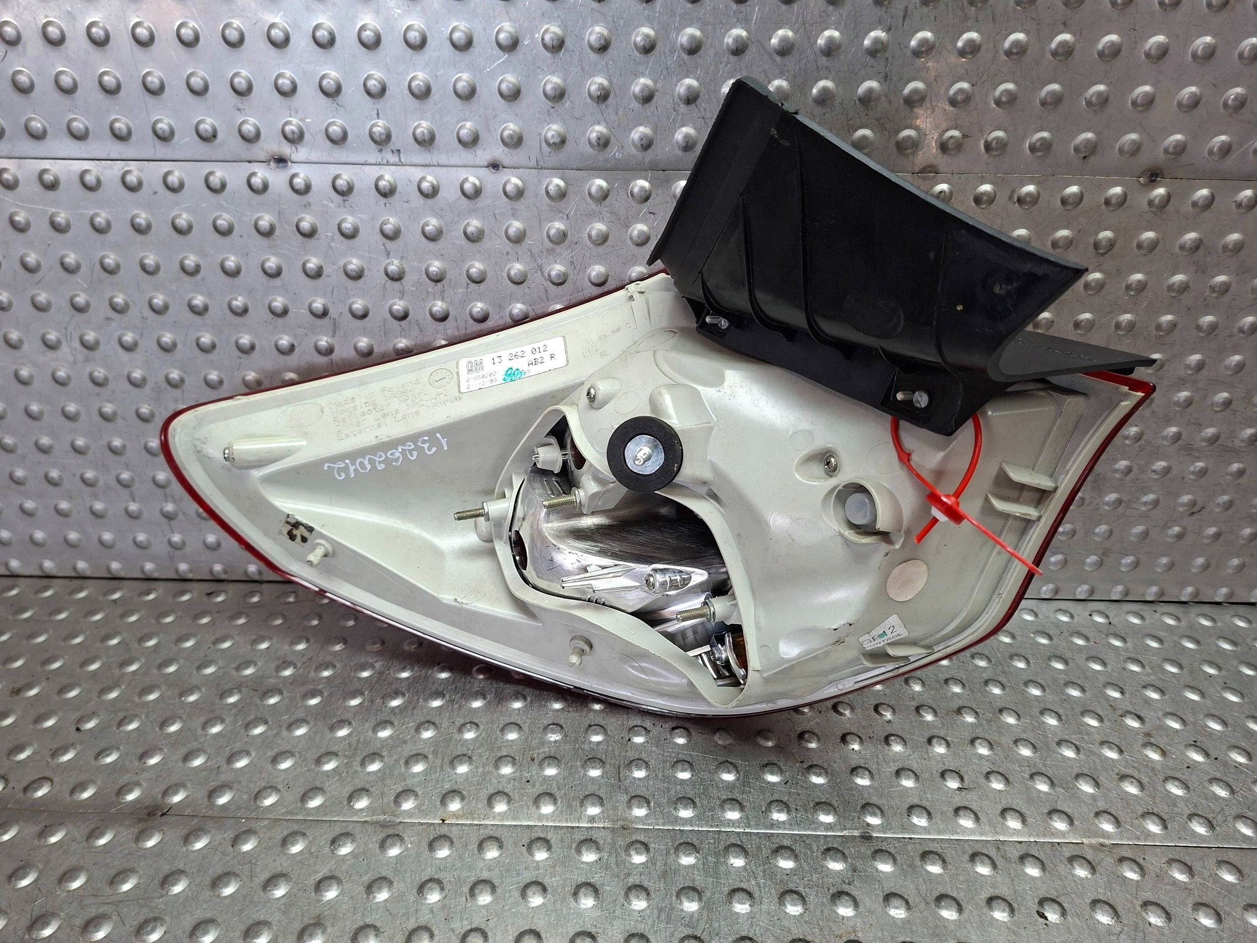light right rear part 13262012 OPEL ASTRA J HB 2009