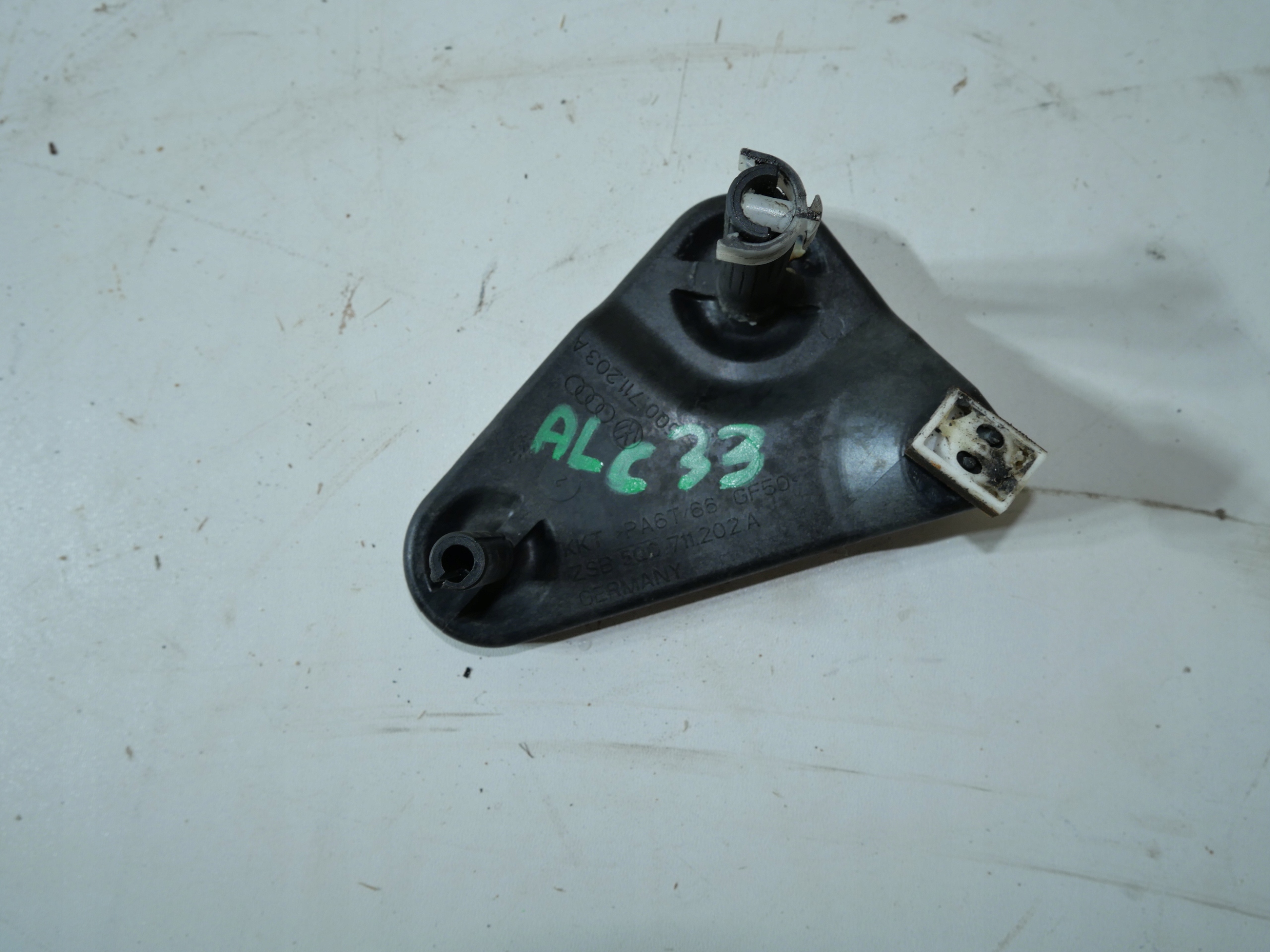 VW SEAT AUDI SKODA Support plaque LINEK 5Q0711203A