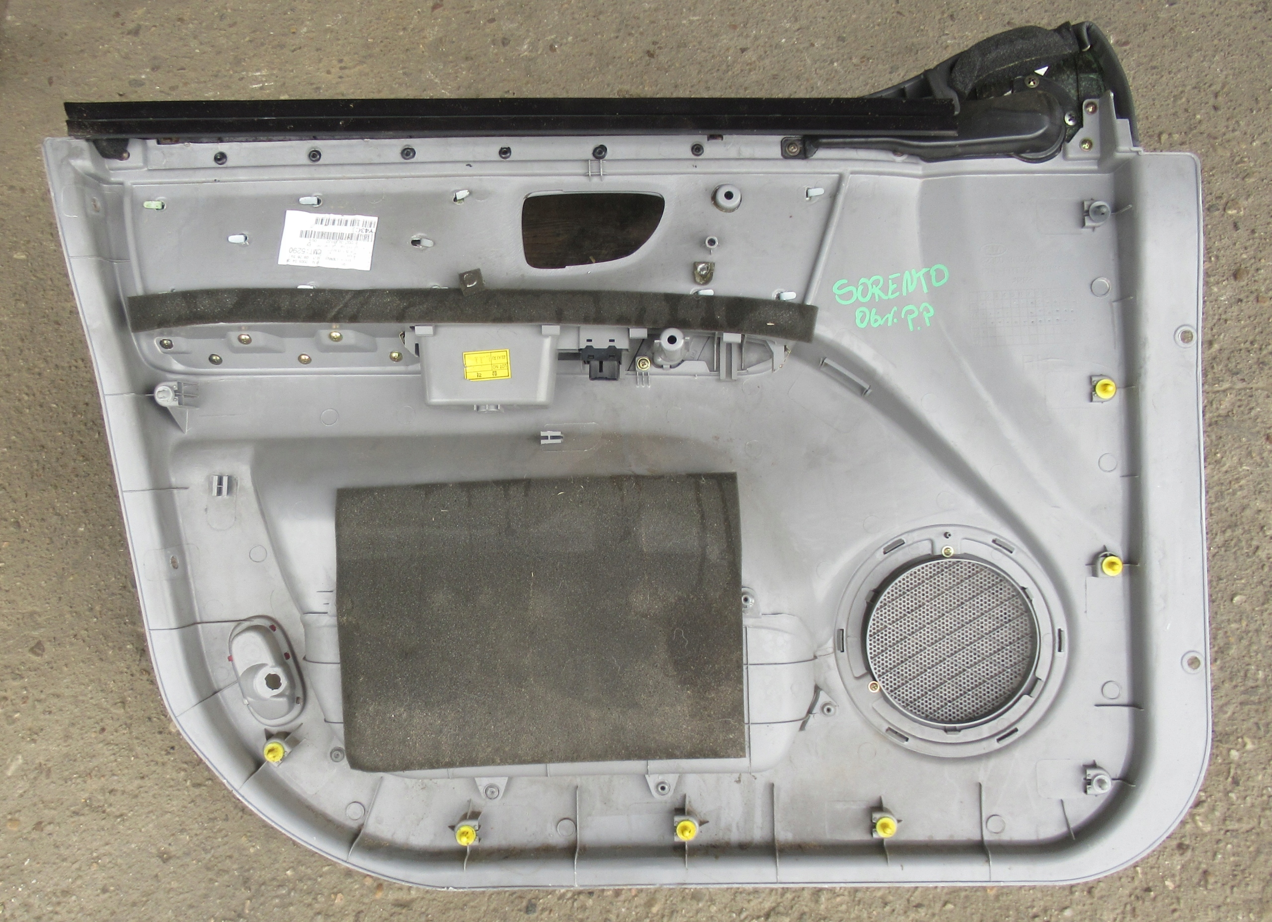 KIA SORENTO 2.5 CRDI 06R side door right front