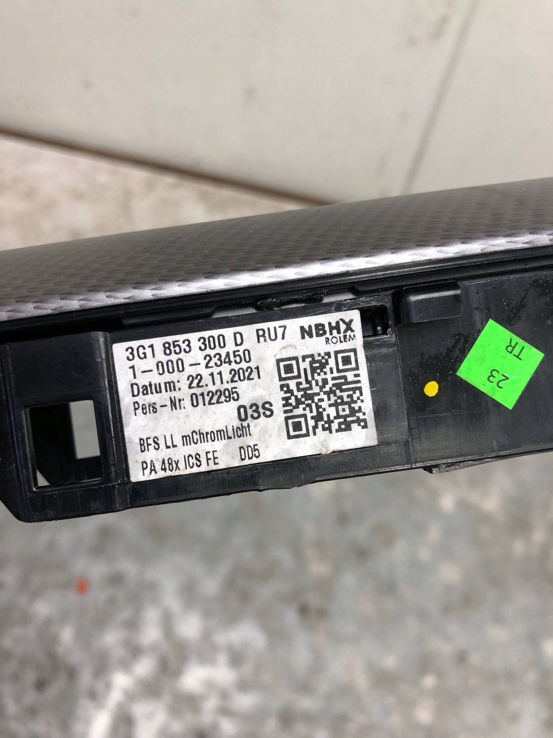Moulage DEKOR Console VW PASSAT B8 LIFT 3G1853300D