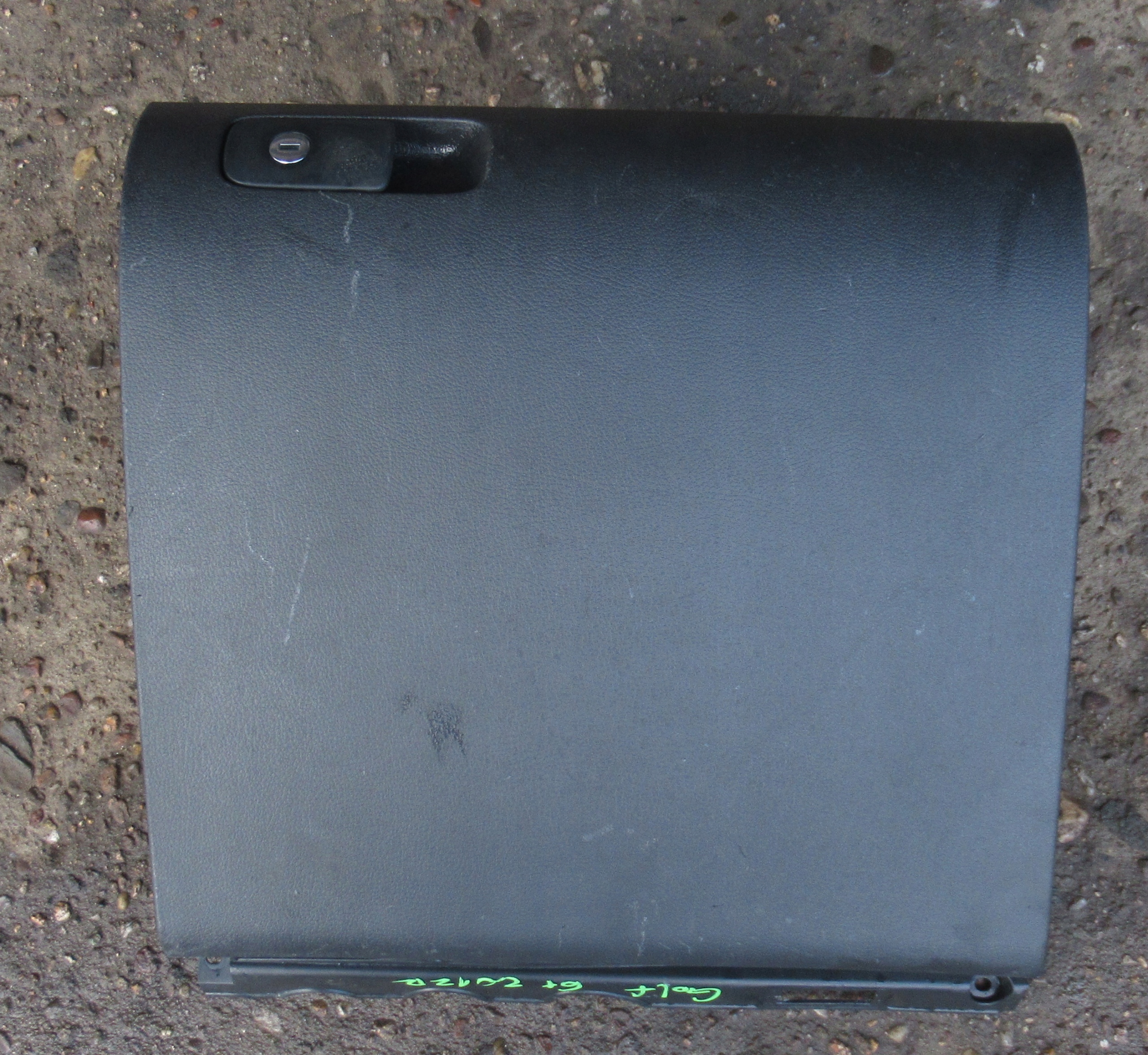 vw GOLF VI+ 12R бардачок пассажира