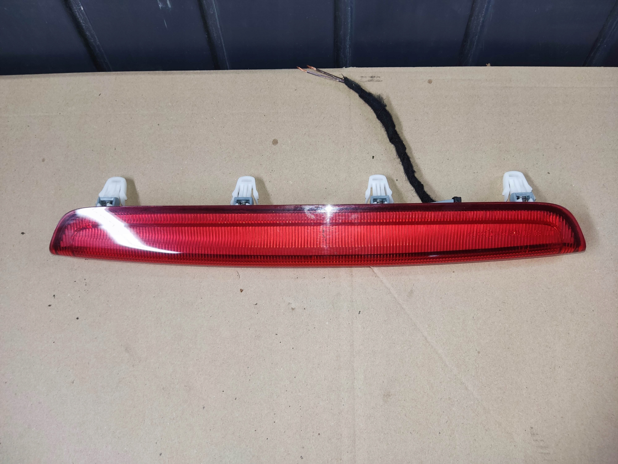 8P4945097 - Лампа стоп-сигнал задний AUDI A3 8P FL 5 дверь игла